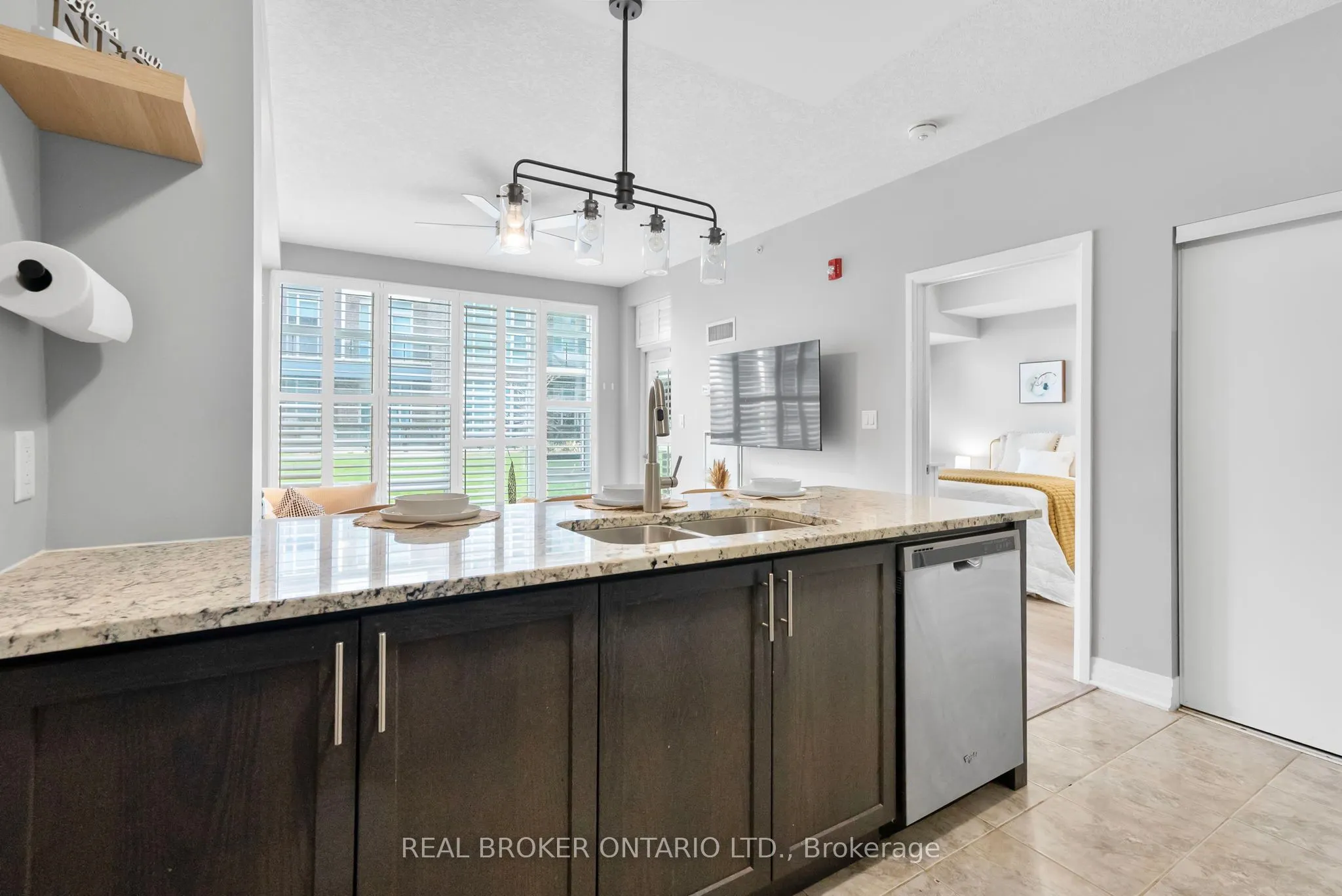 10 CONCORD Place W, #110