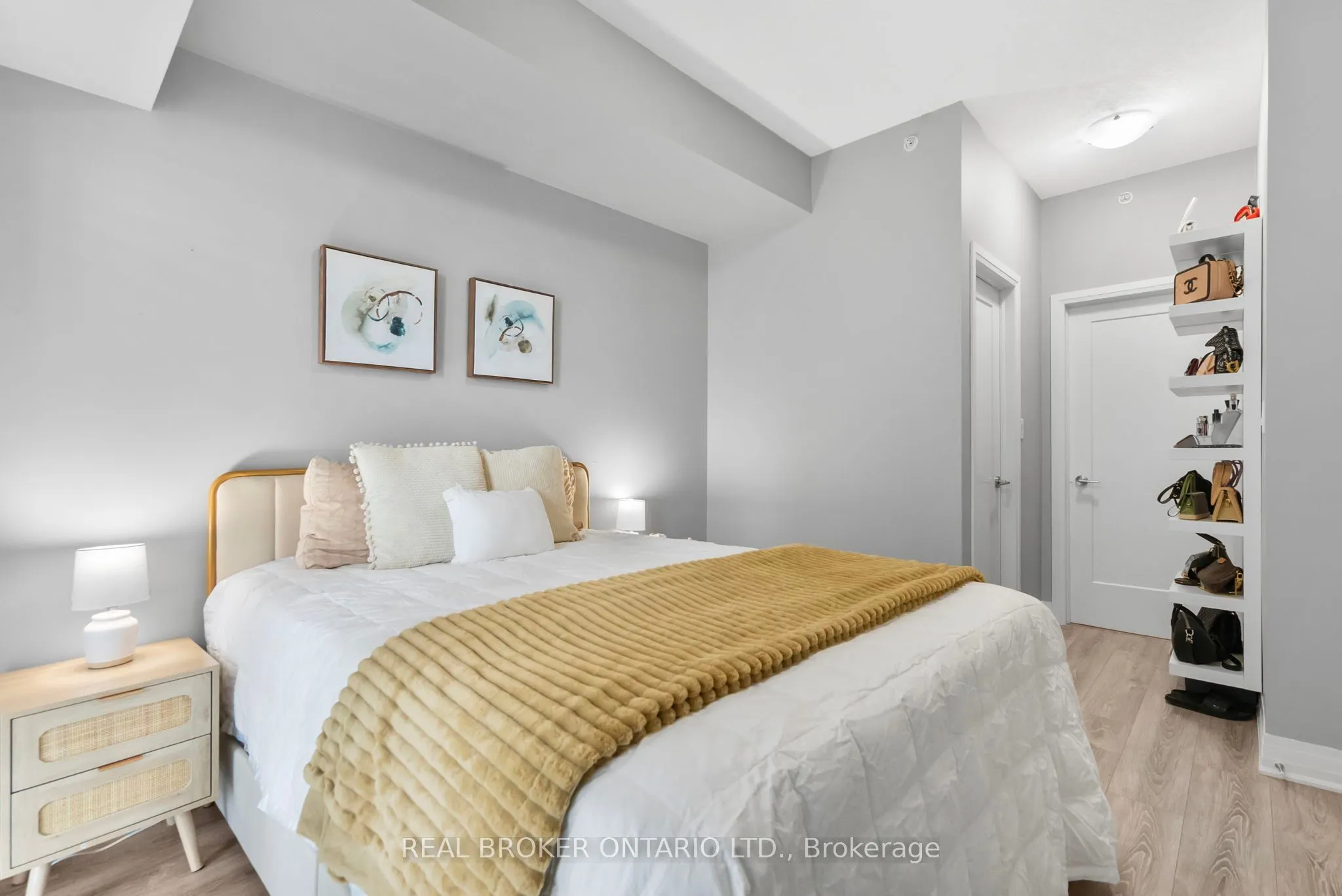 10 CONCORD Place W, #110
