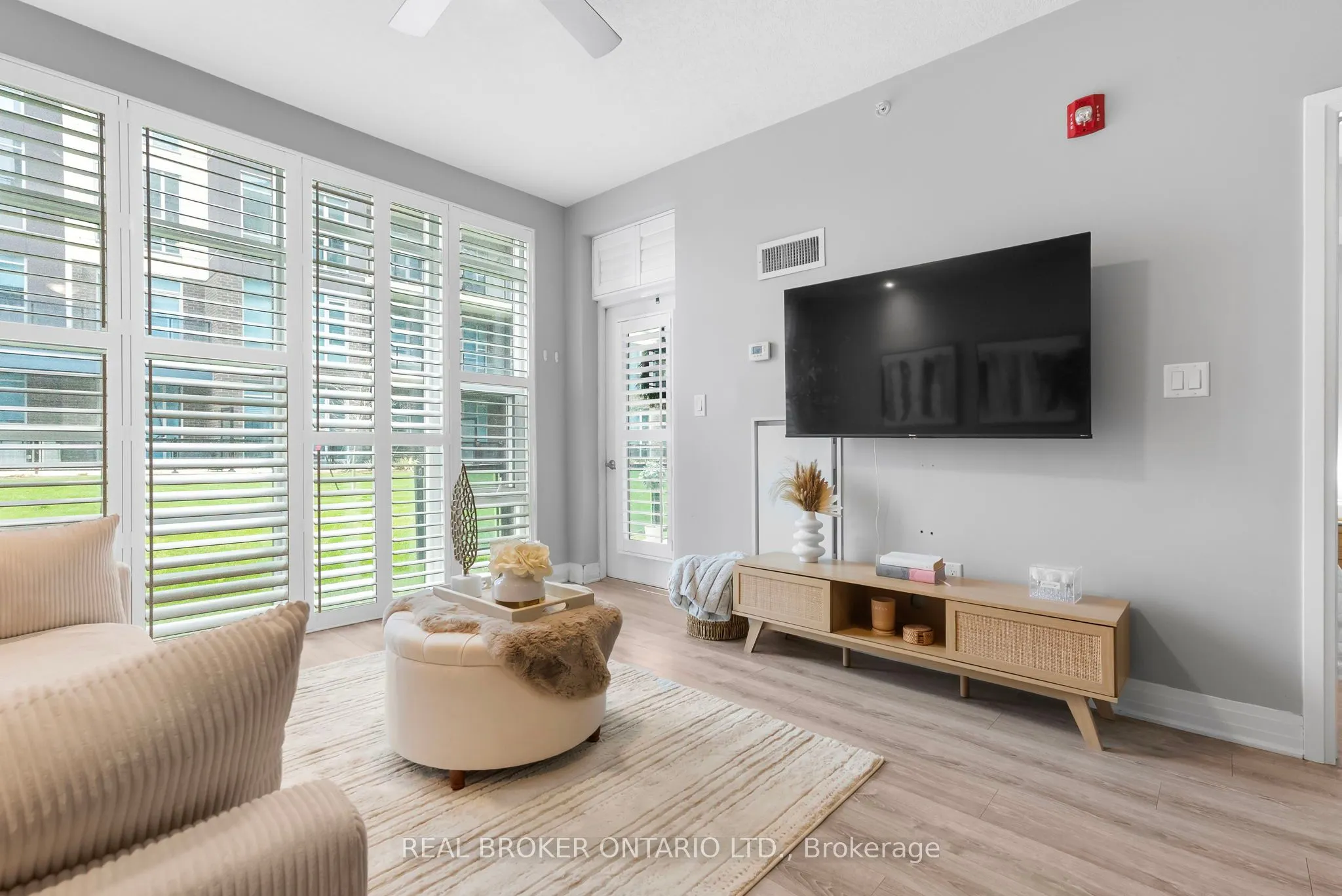 10 CONCORD Place W, #110