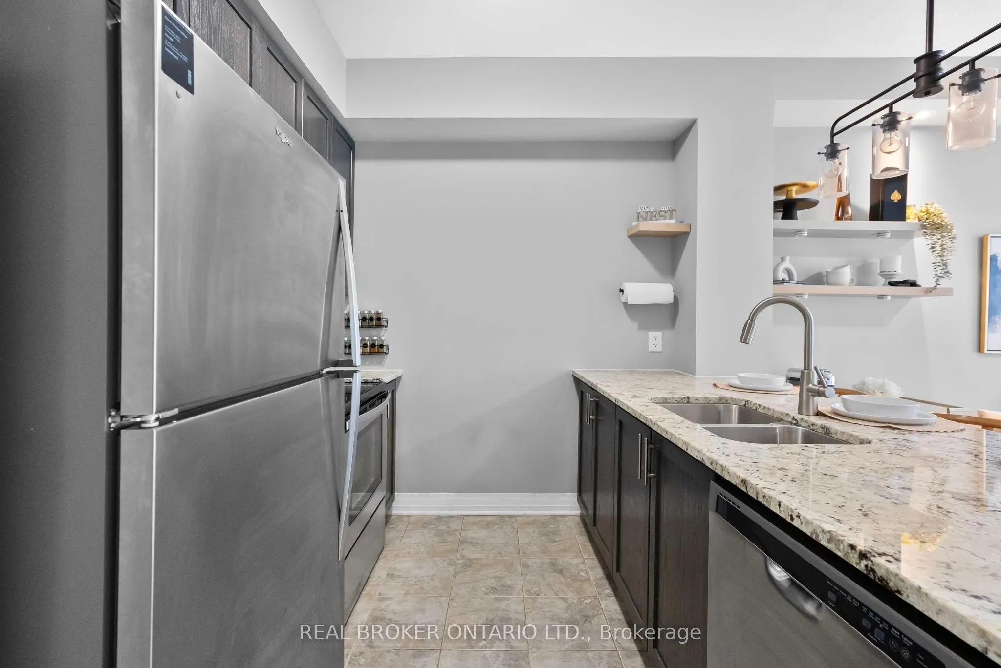 10 CONCORD Place W, #110