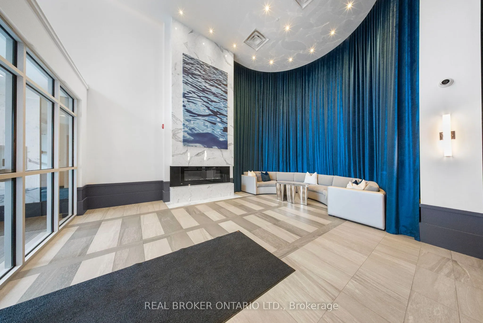 10 CONCORD Place W, #110