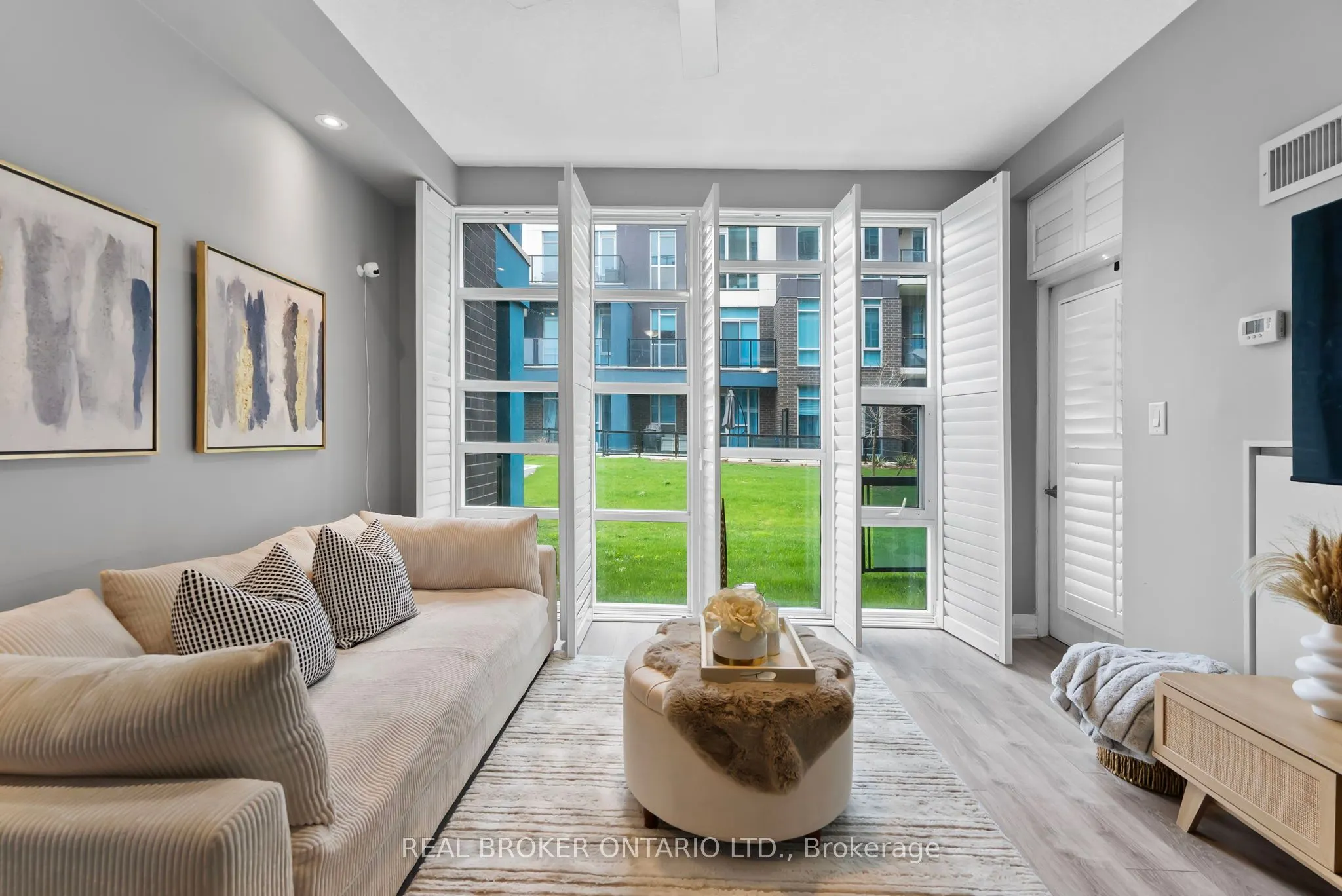 10 CONCORD Place W, #110