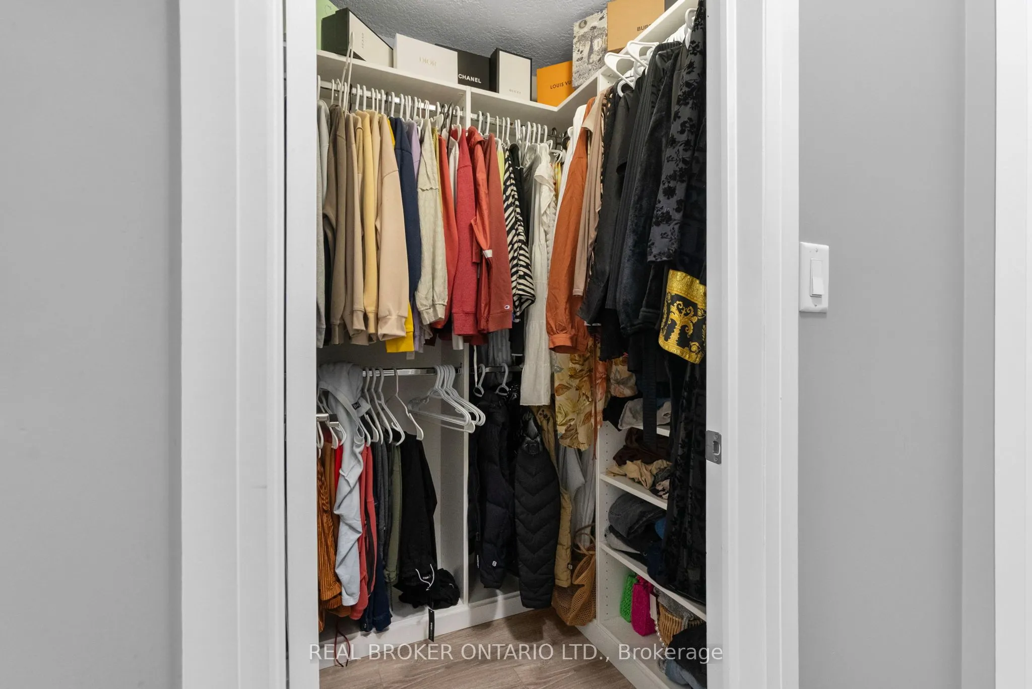 10 CONCORD Place W, #110