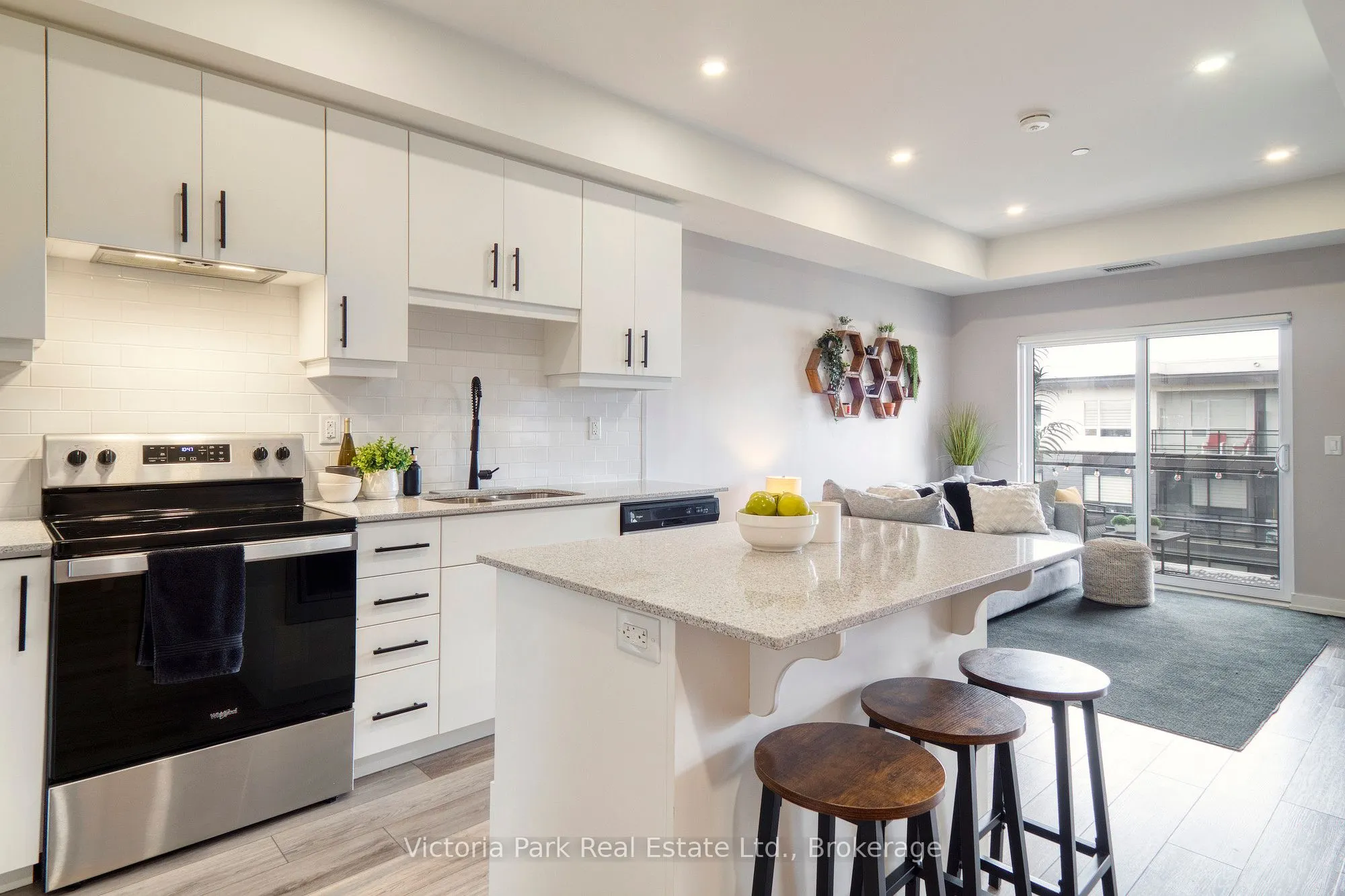 251 Northfield Drive E, #610