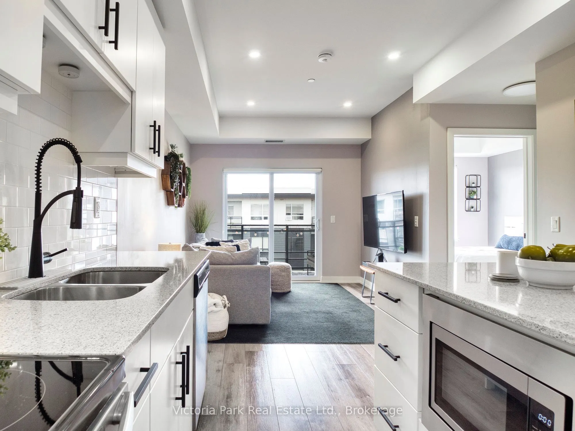 251 Northfield Drive E, #610