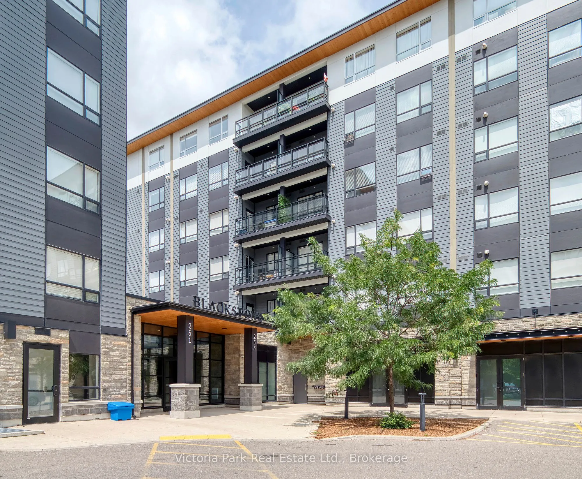 251 Northfield Drive E, #610