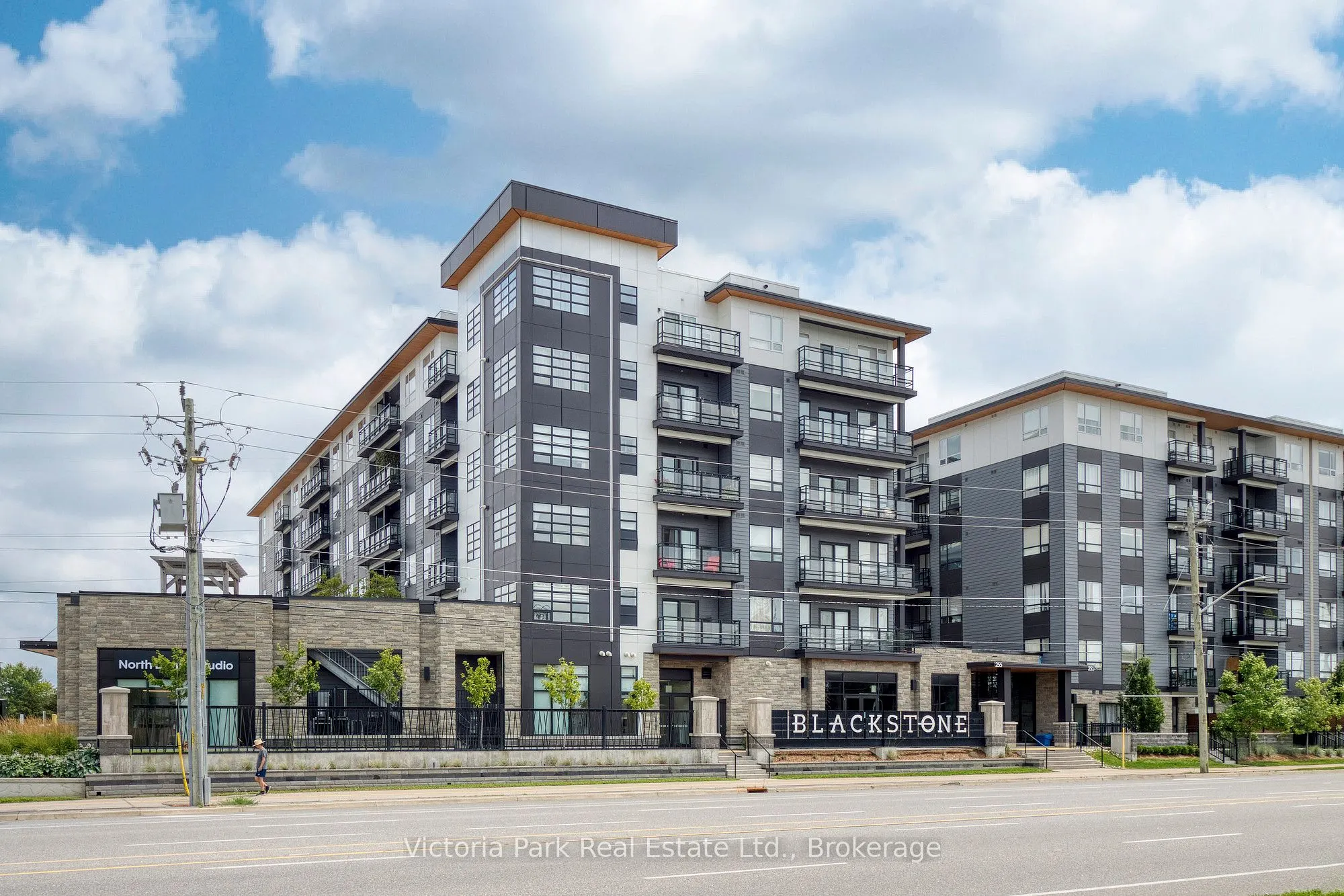 251 Northfield Drive E, #610