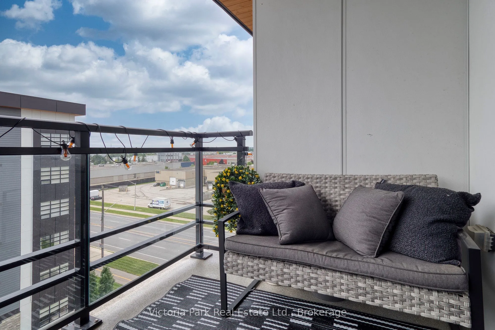 251 Northfield Drive E, #610