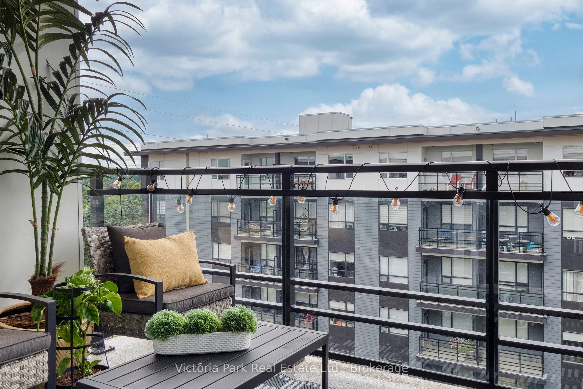 251 Northfield Drive E, #610