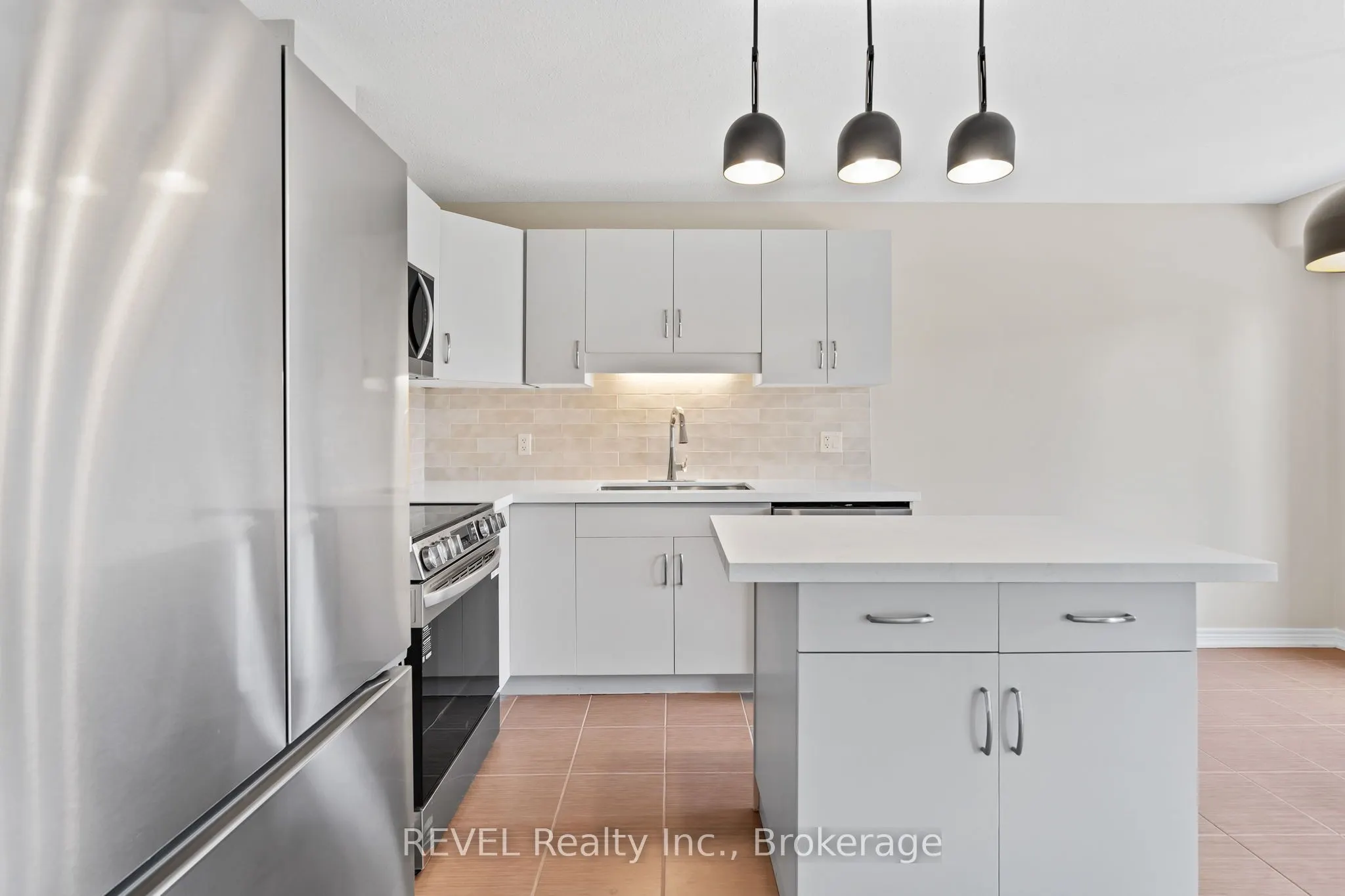 124 Roselawn Crescent