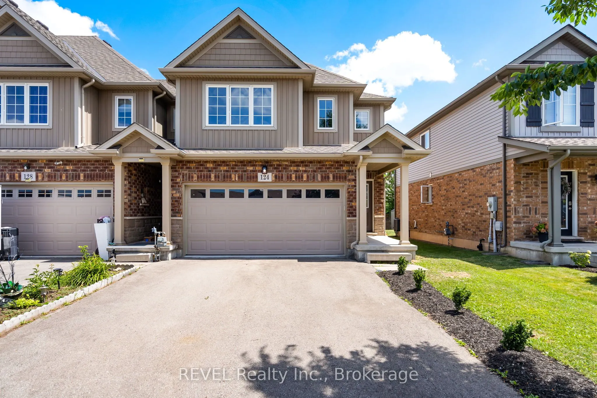 124 Roselawn Crescent