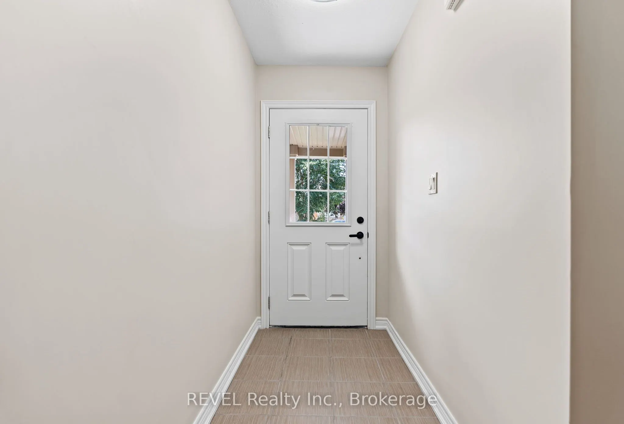 124 Roselawn Crescent