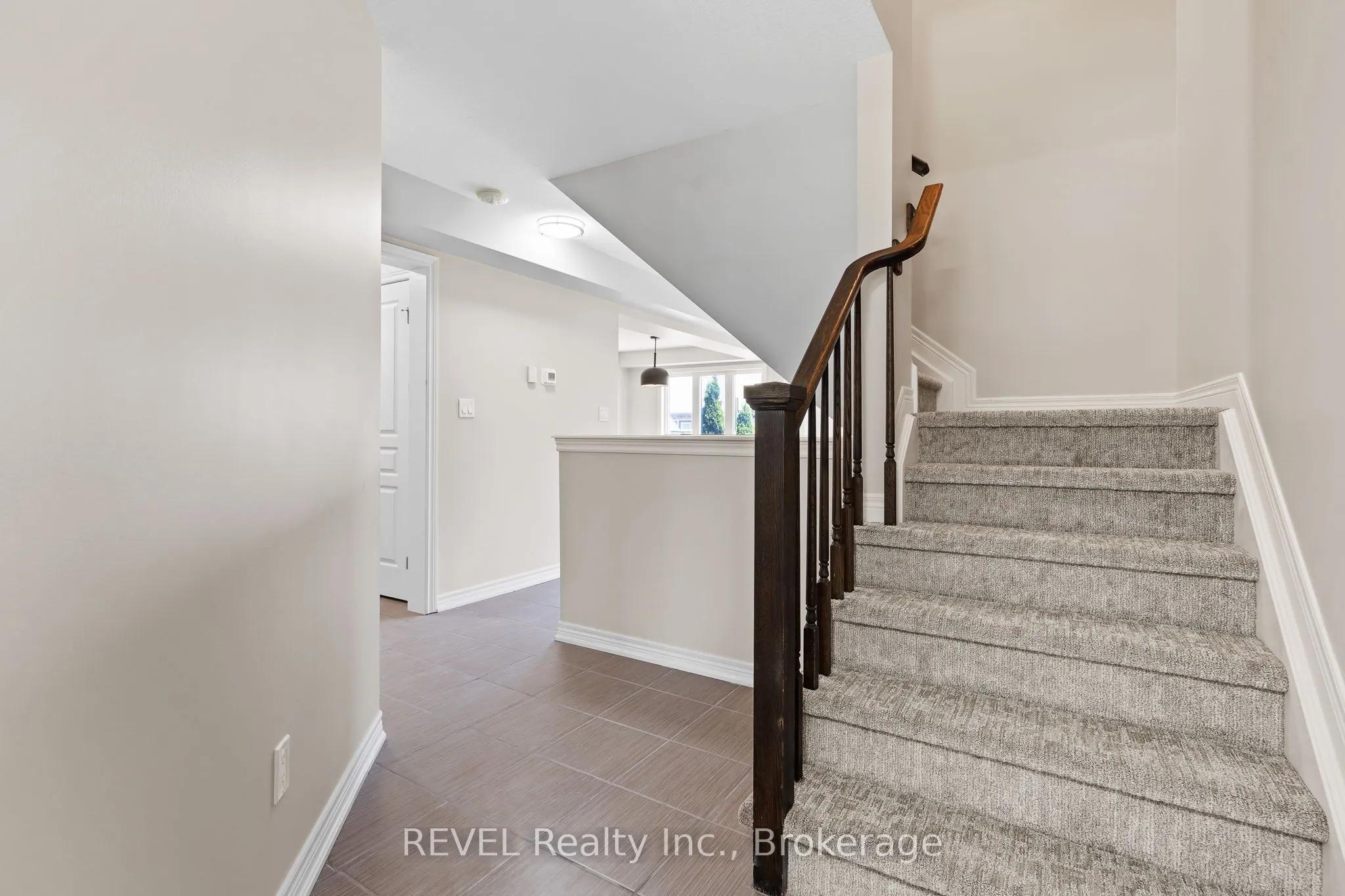 124 Roselawn Crescent
