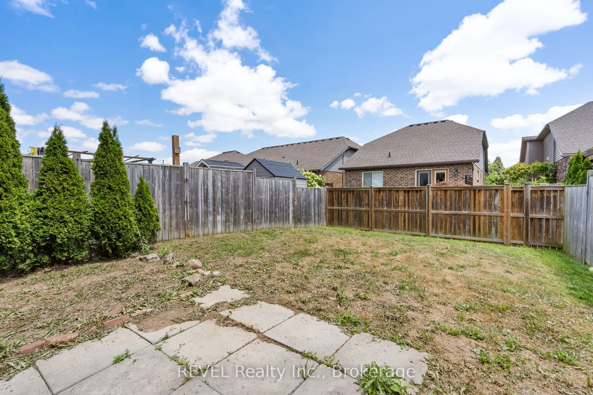 124 Roselawn Crescent