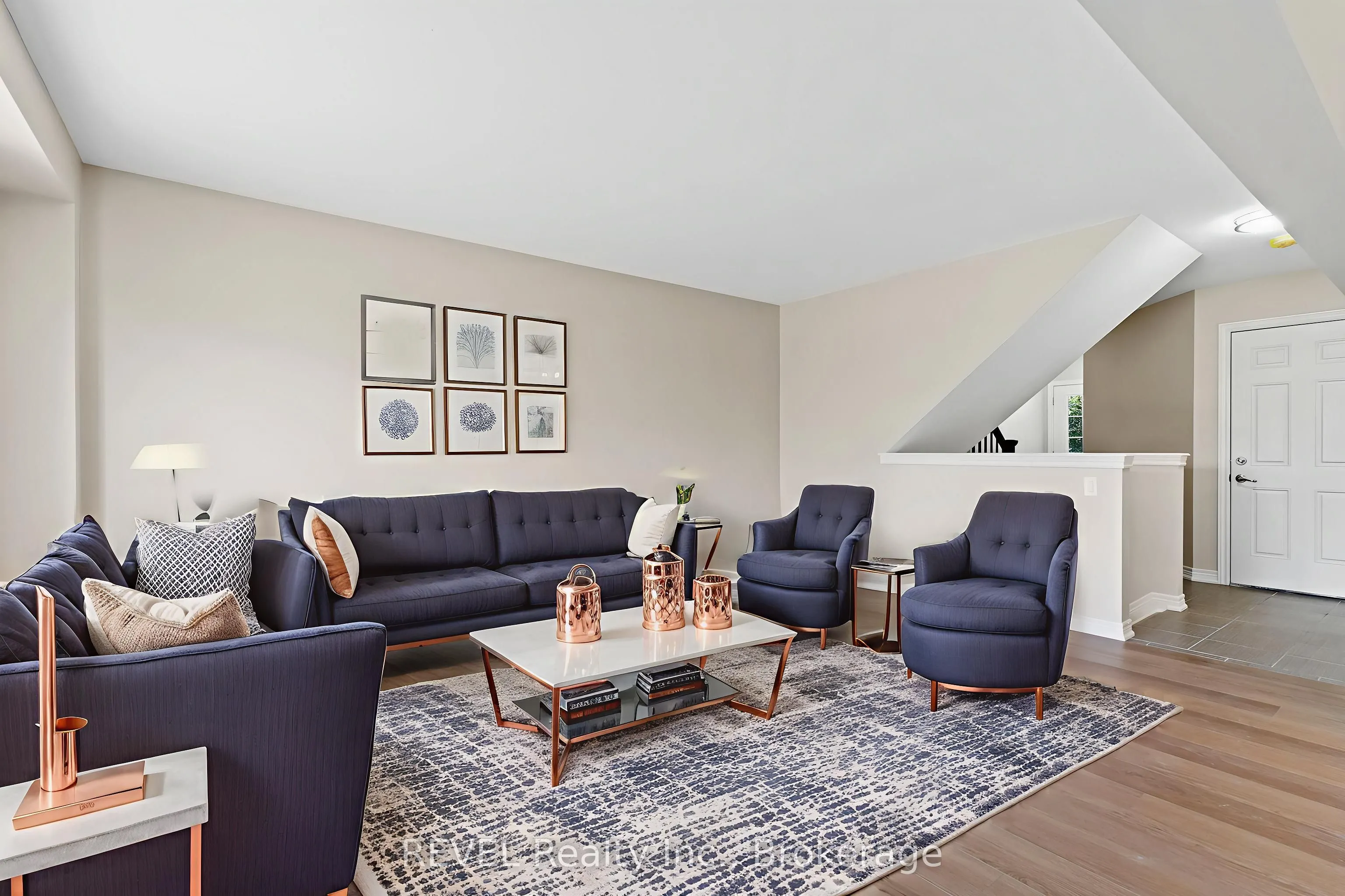 124 Roselawn Crescent