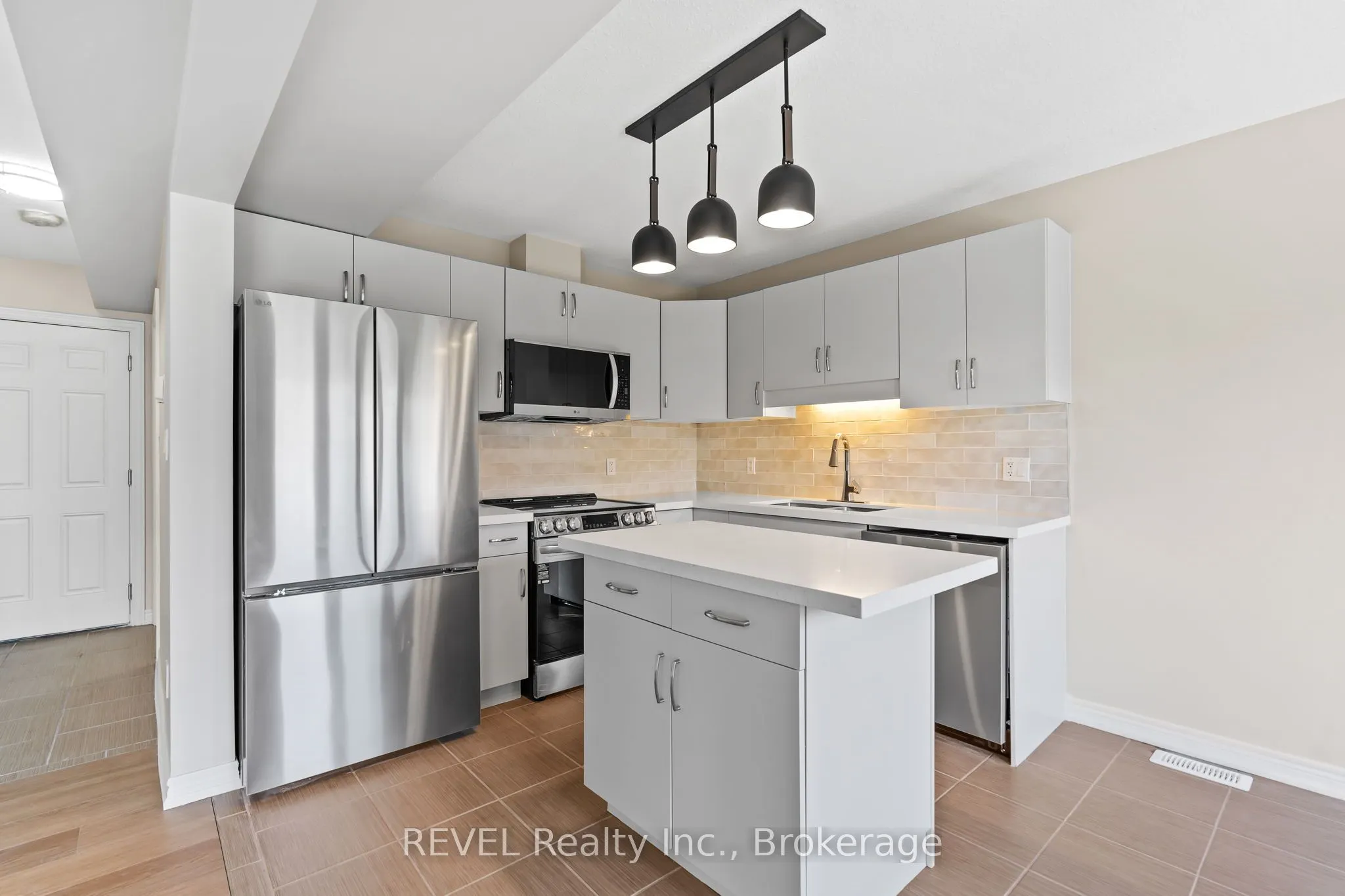 124 Roselawn Crescent