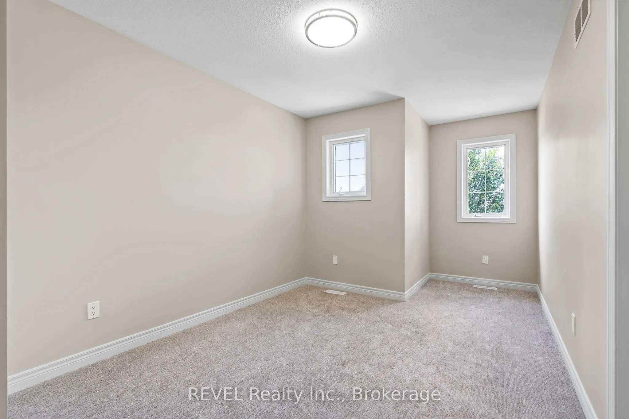 124 Roselawn Crescent