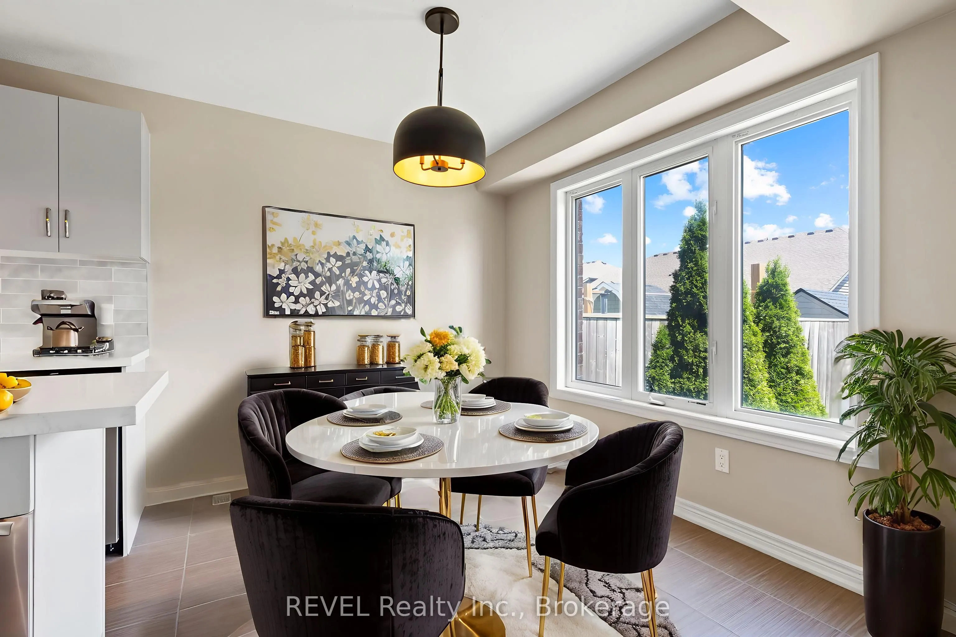 124 Roselawn Crescent