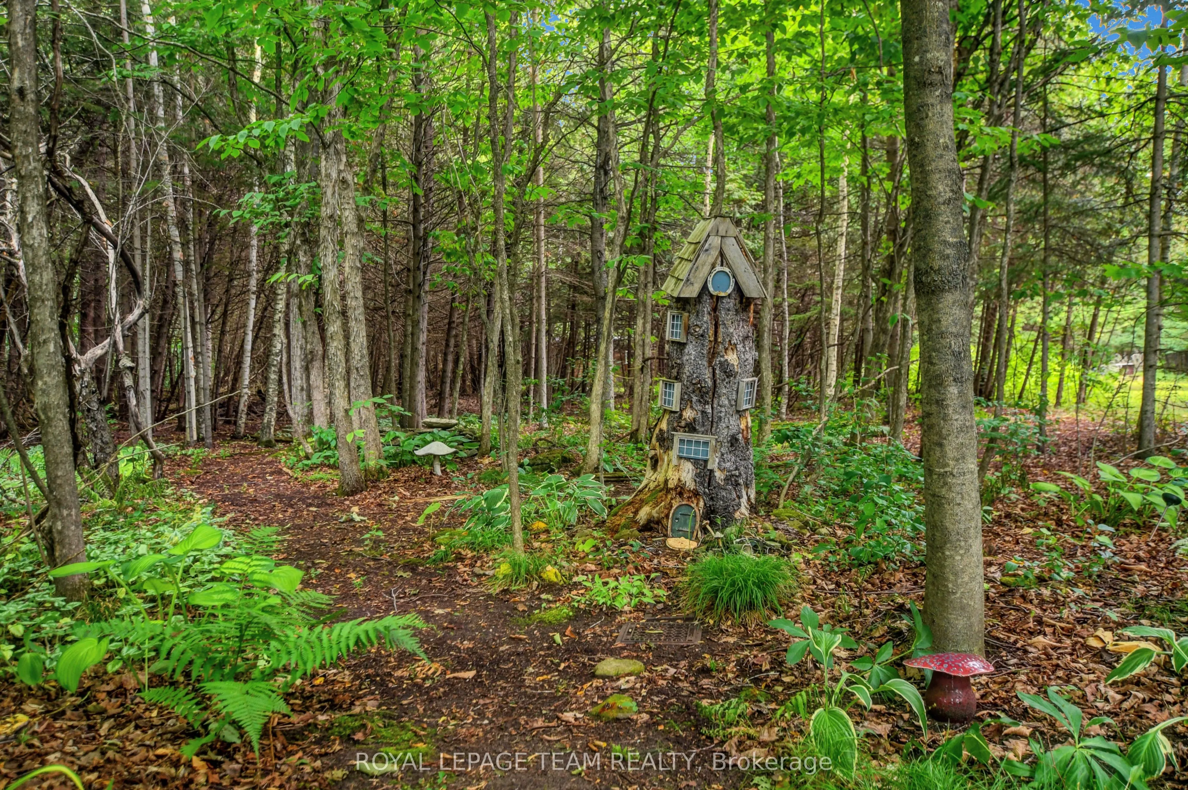 1043 County rd 44 Road E