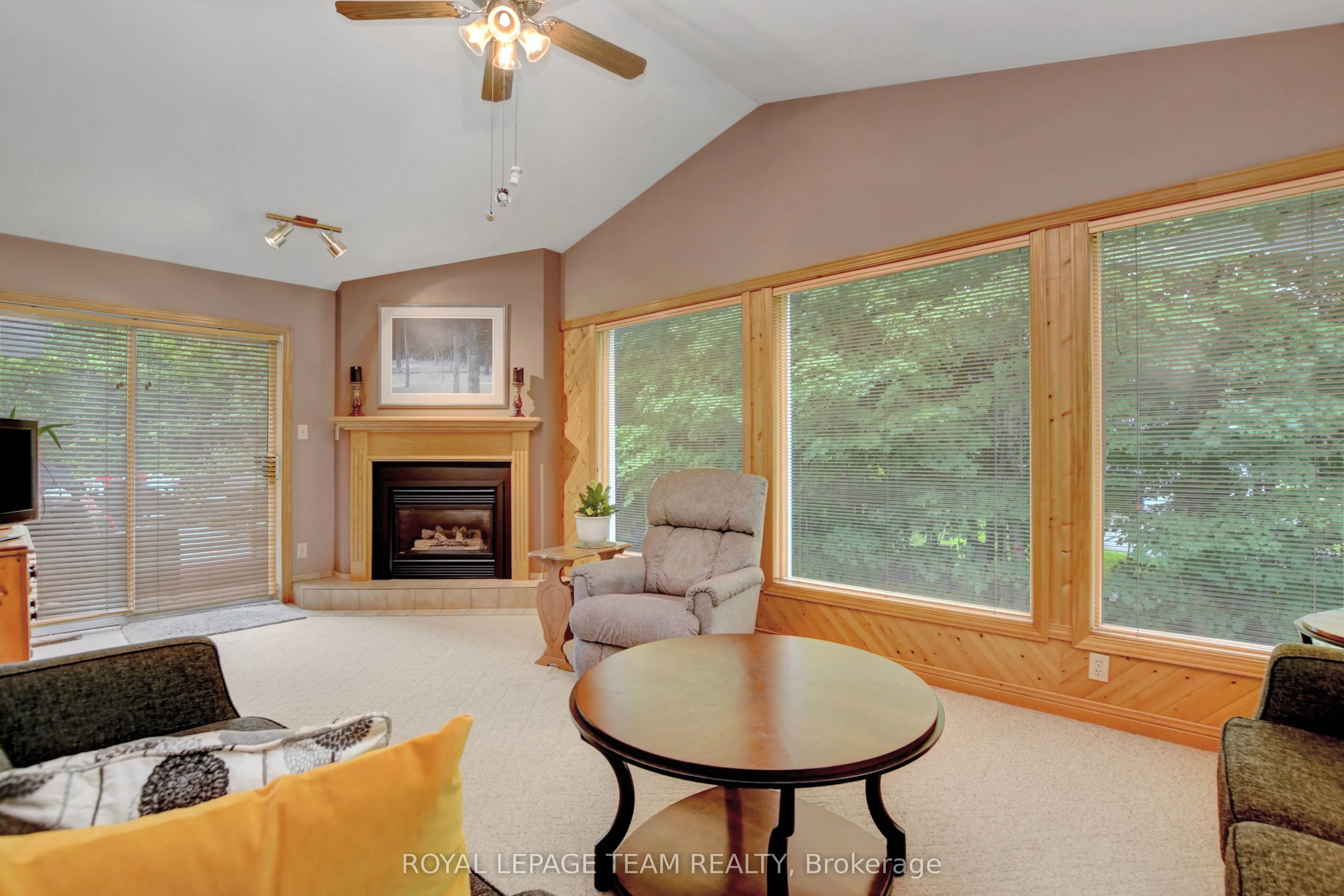 1043 County rd 44 Road E