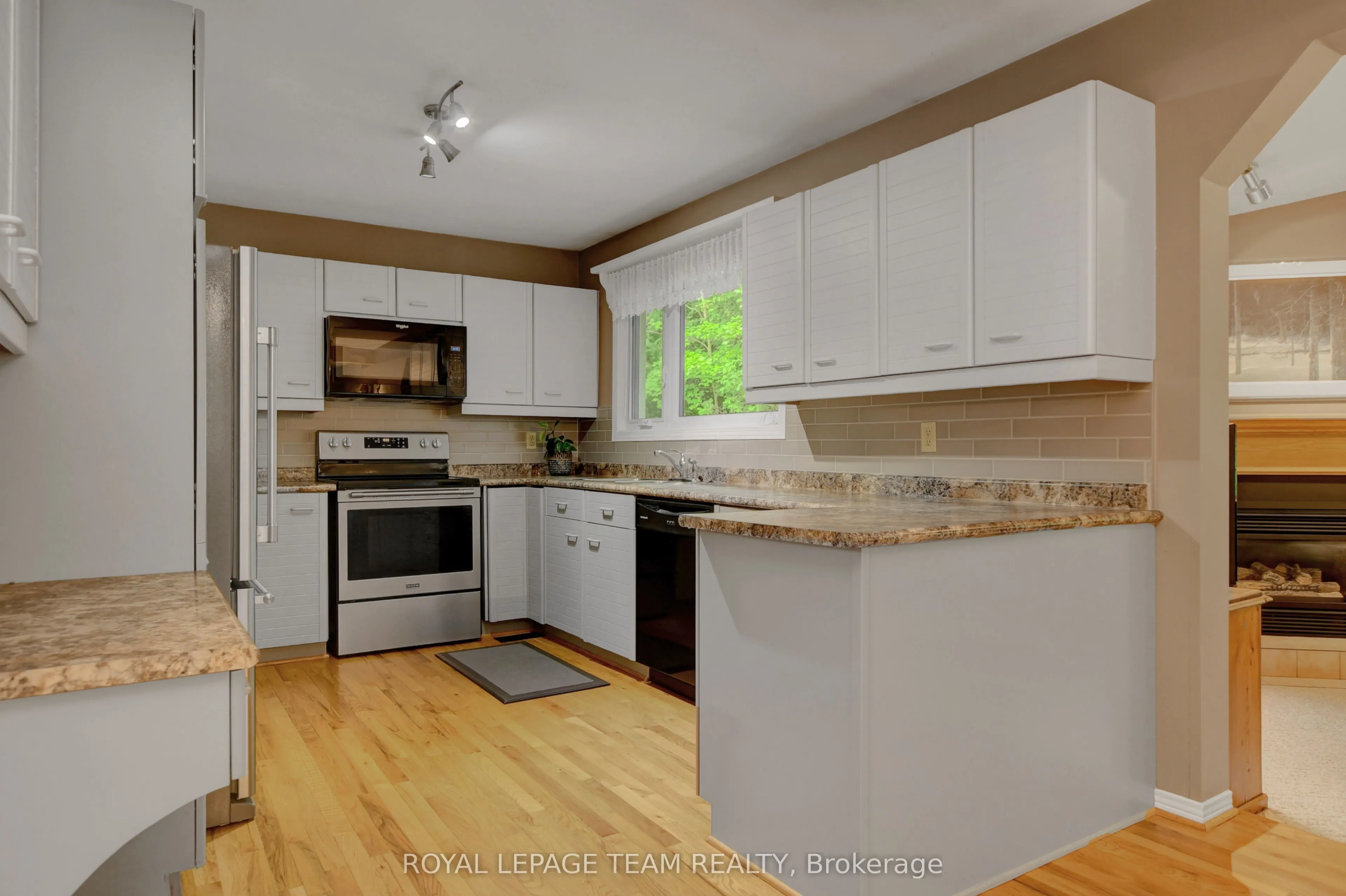 1043 County rd 44 Road E
