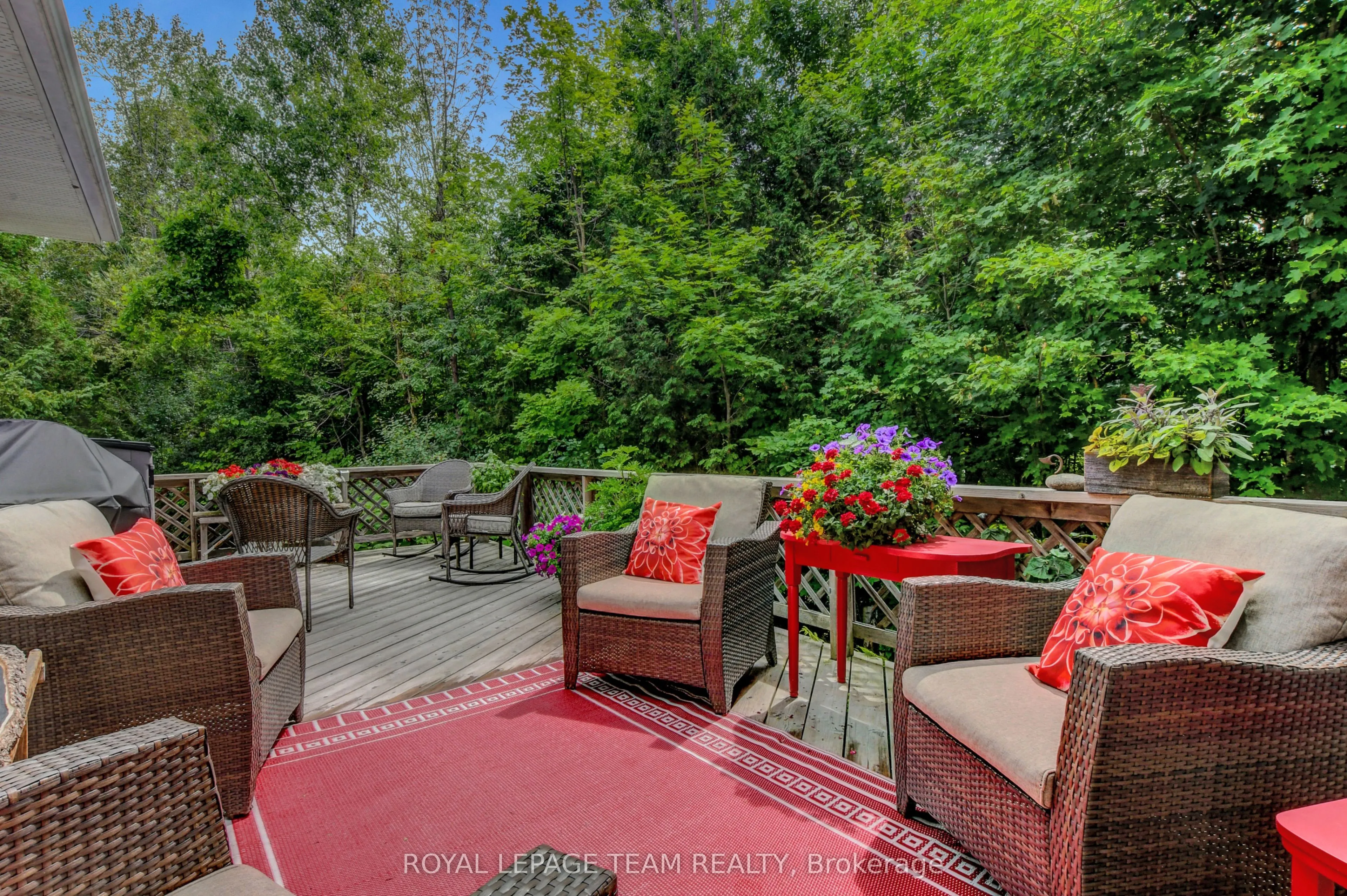 1043 County rd 44 Road E