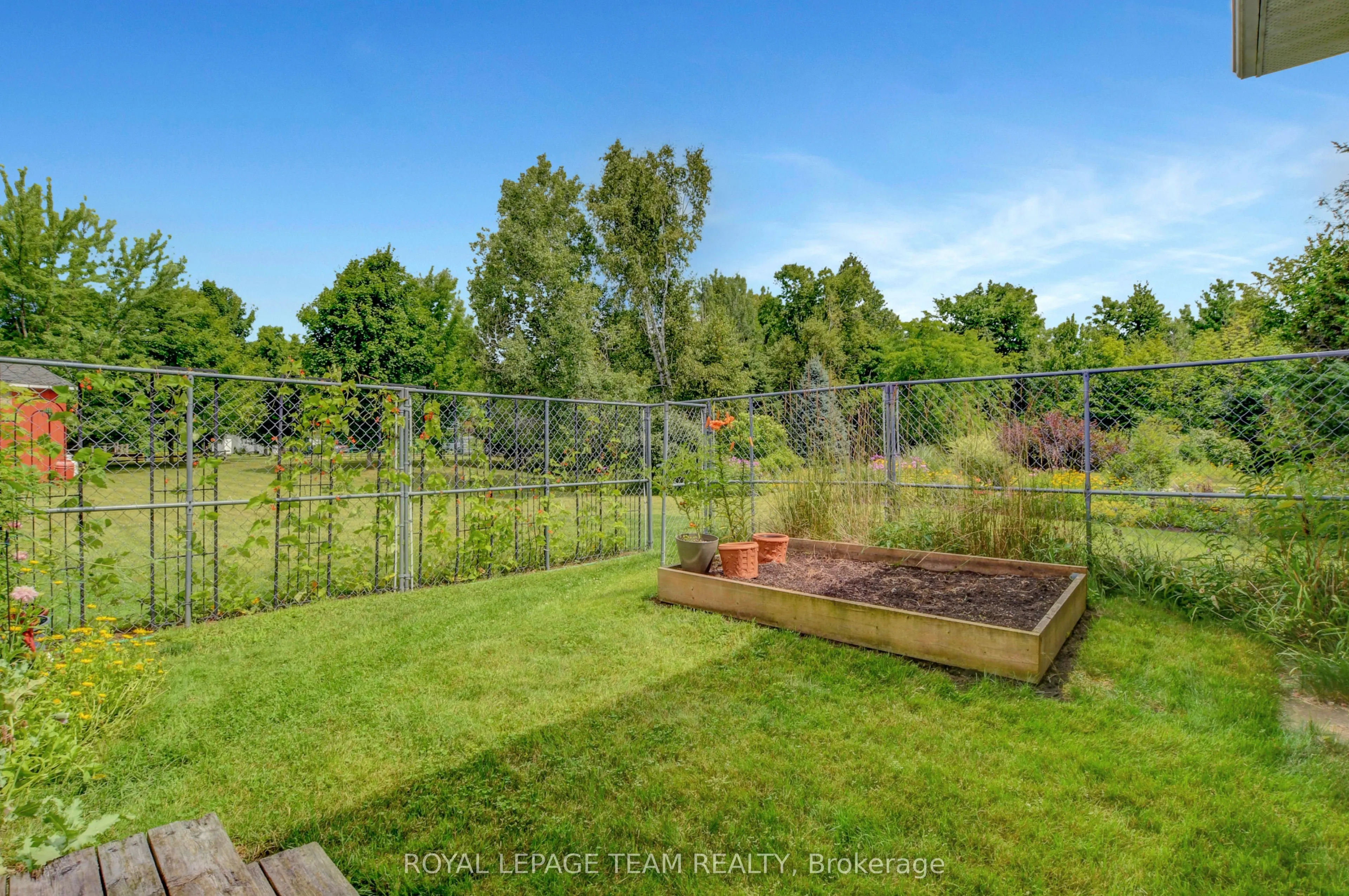 1043 County rd 44 Road E