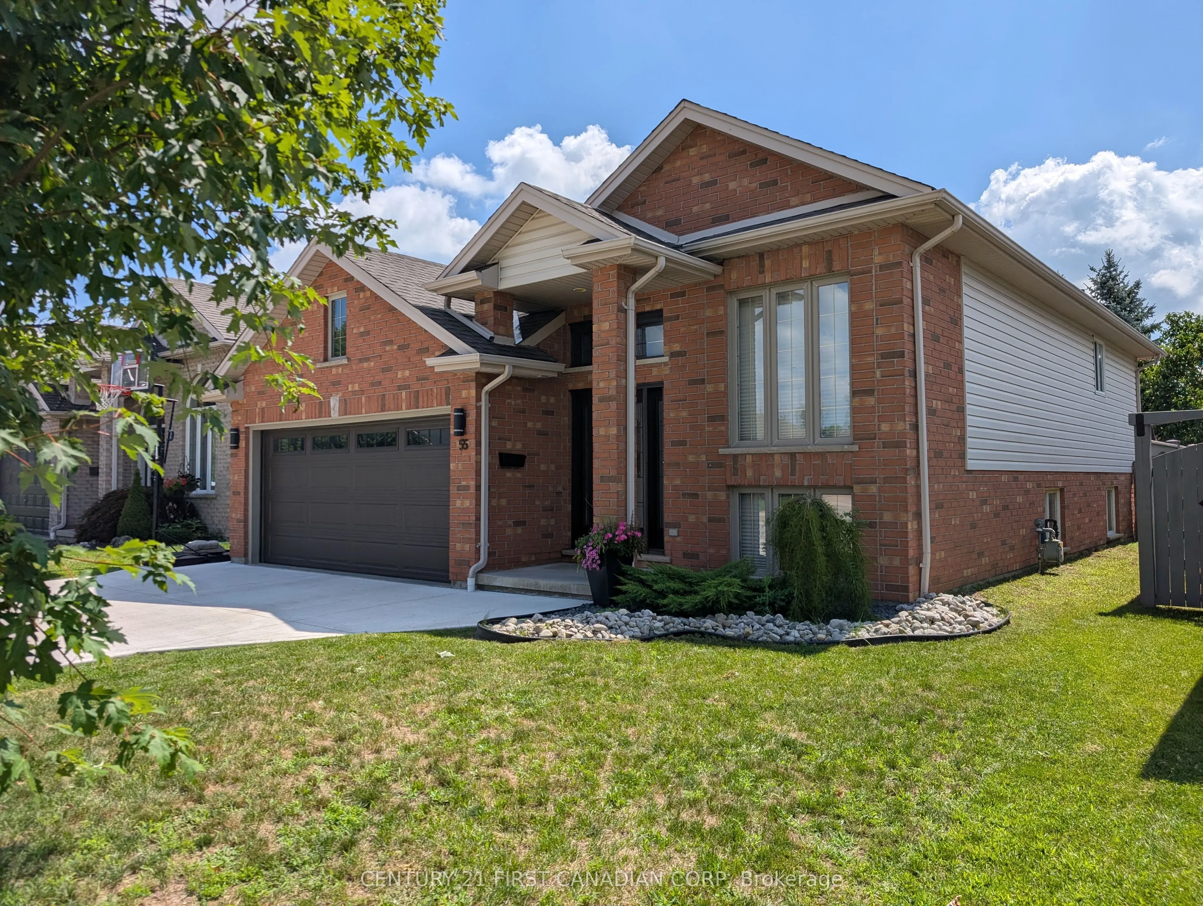 55 Queensway Drive