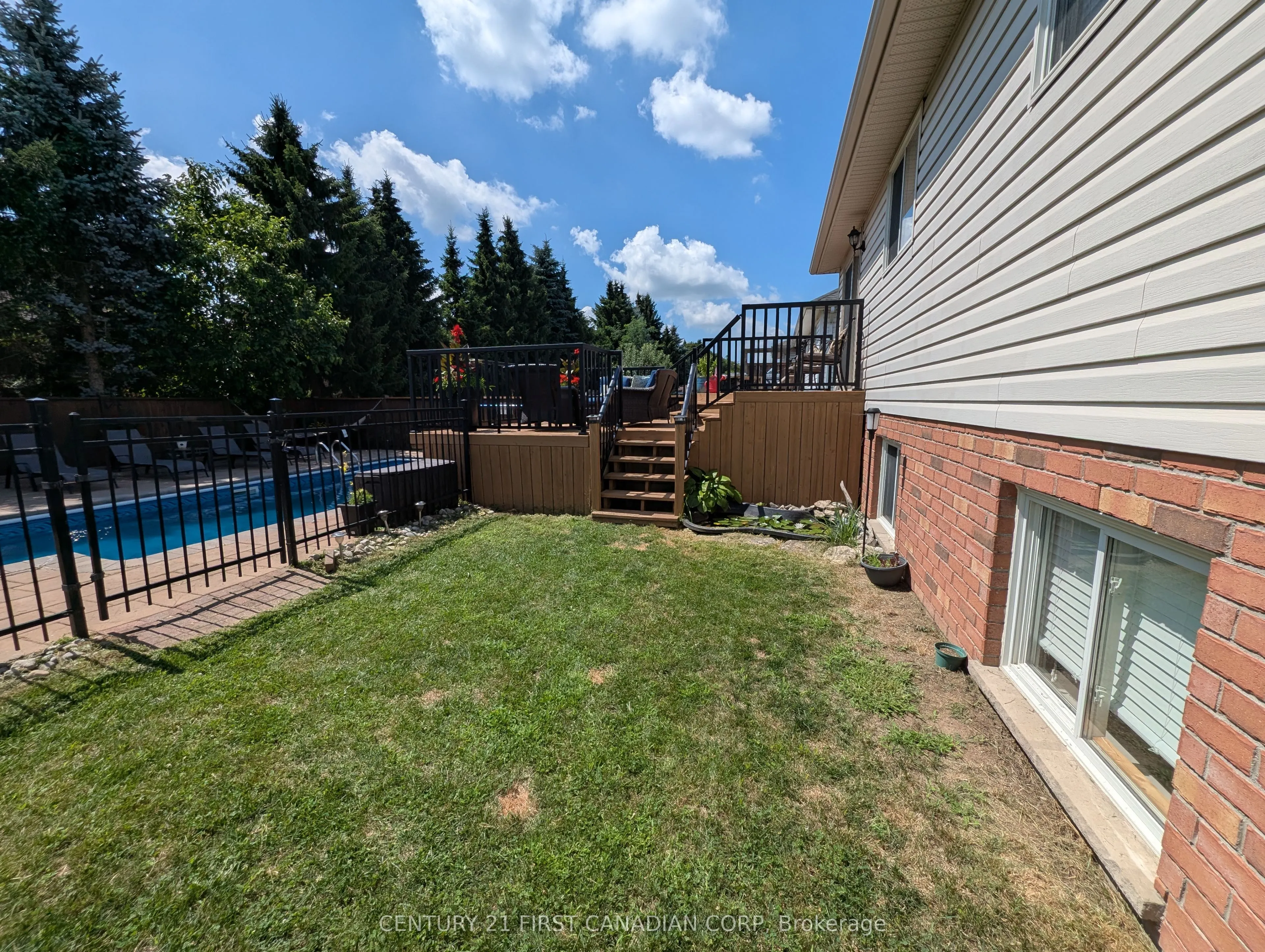 55 Queensway Drive