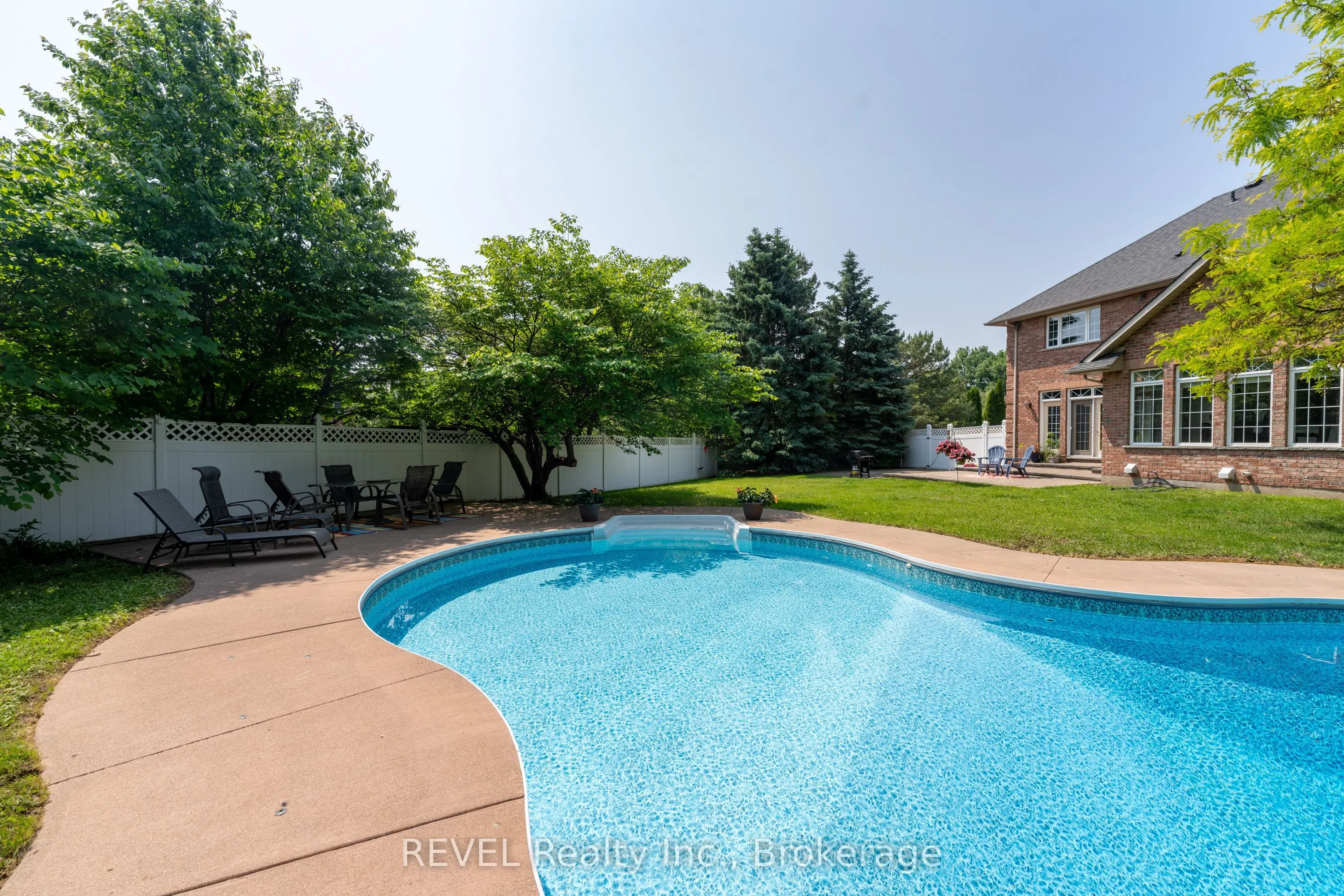 8055 Mount Carmel Boulevard