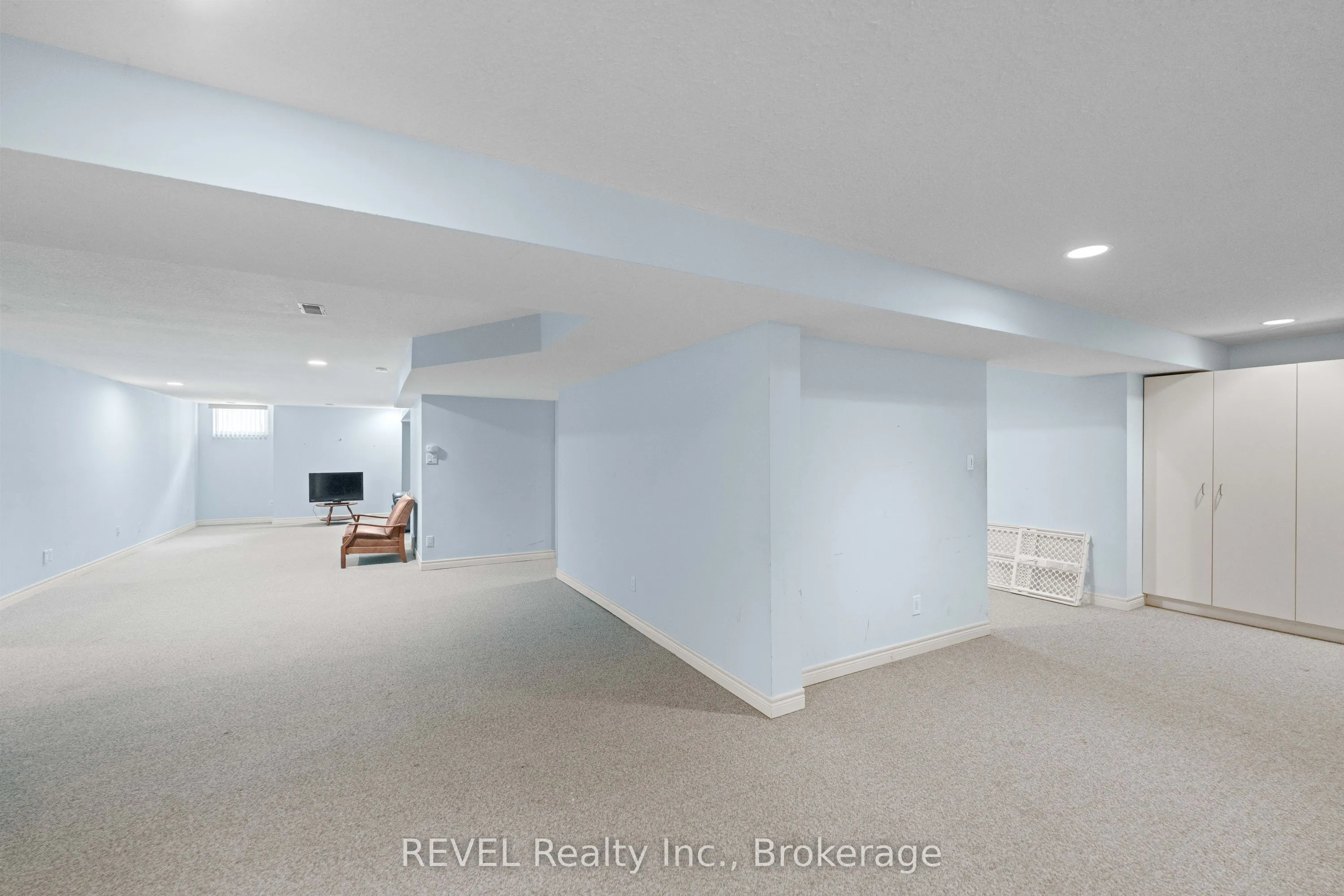 8055 Mount Carmel Boulevard