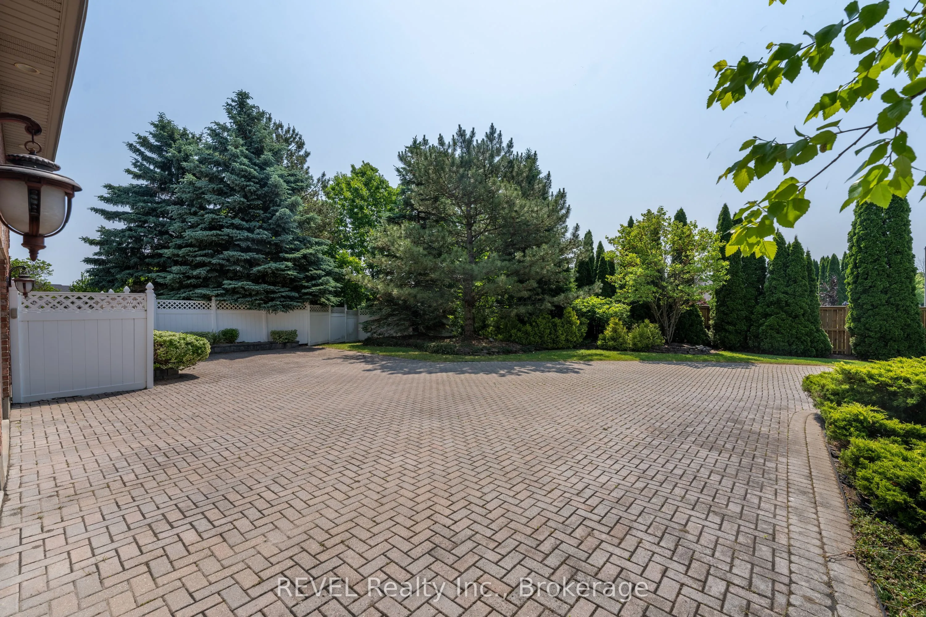 8055 Mount Carmel Boulevard
