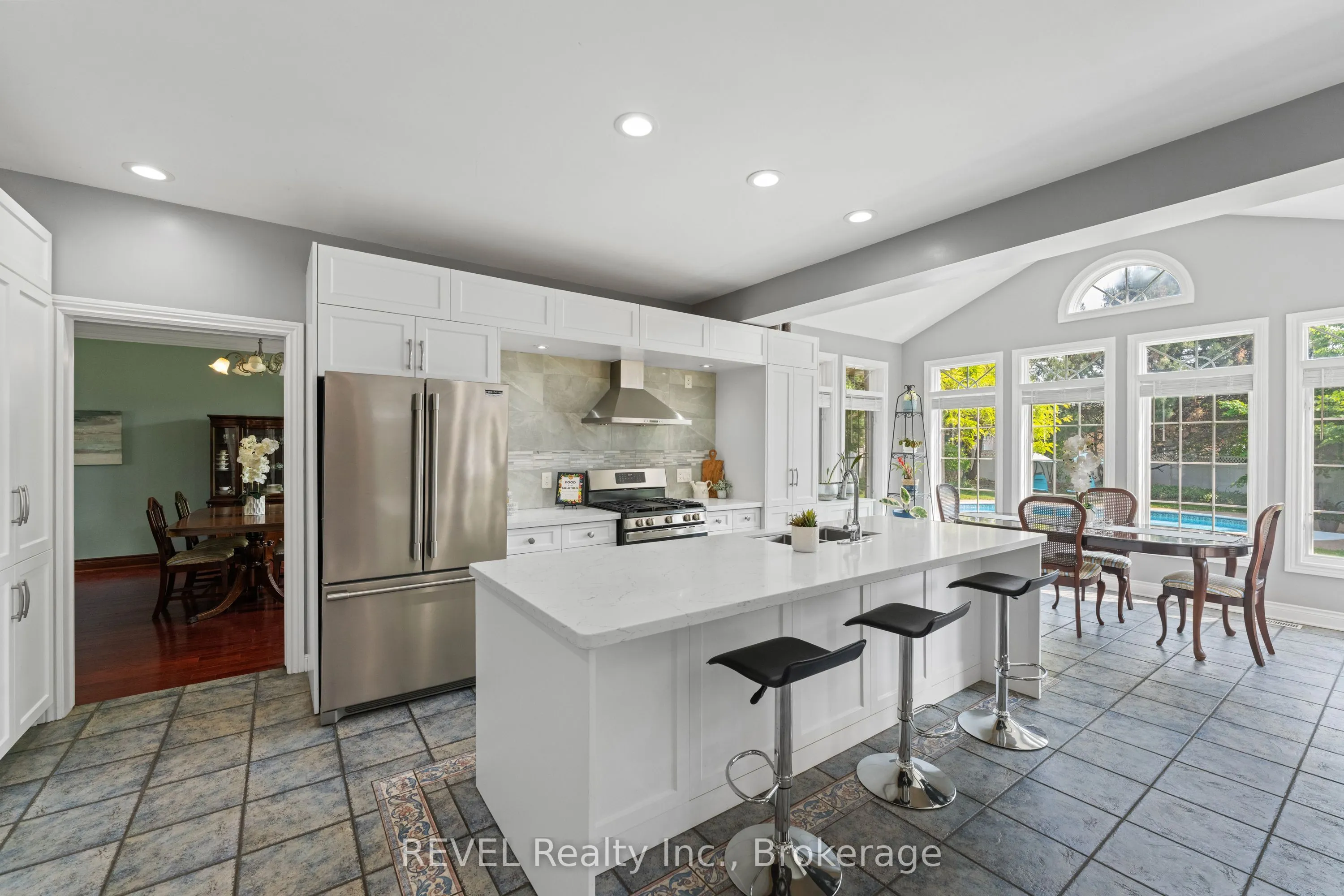 8055 Mount Carmel Boulevard