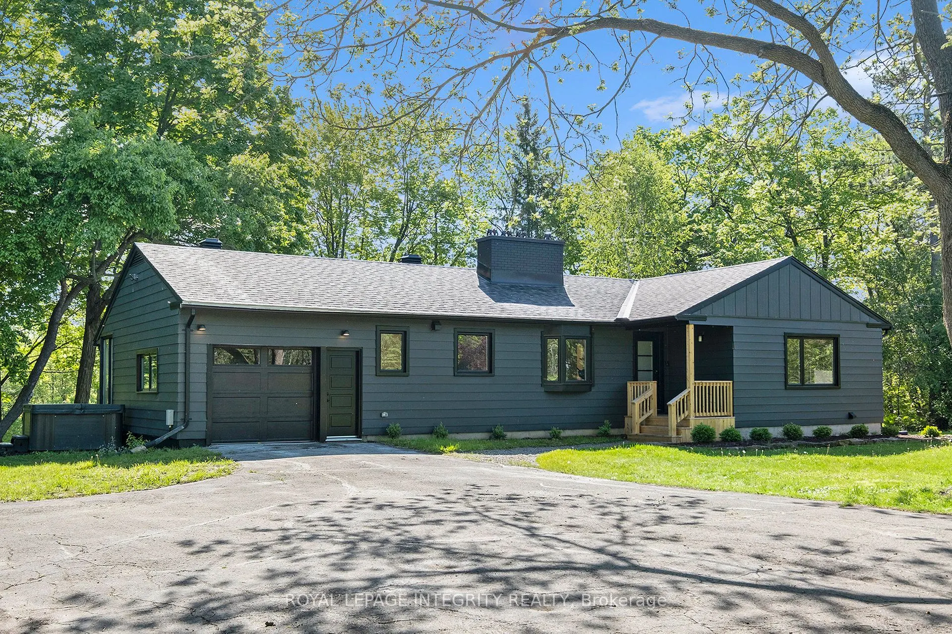 17 Lockview Road
