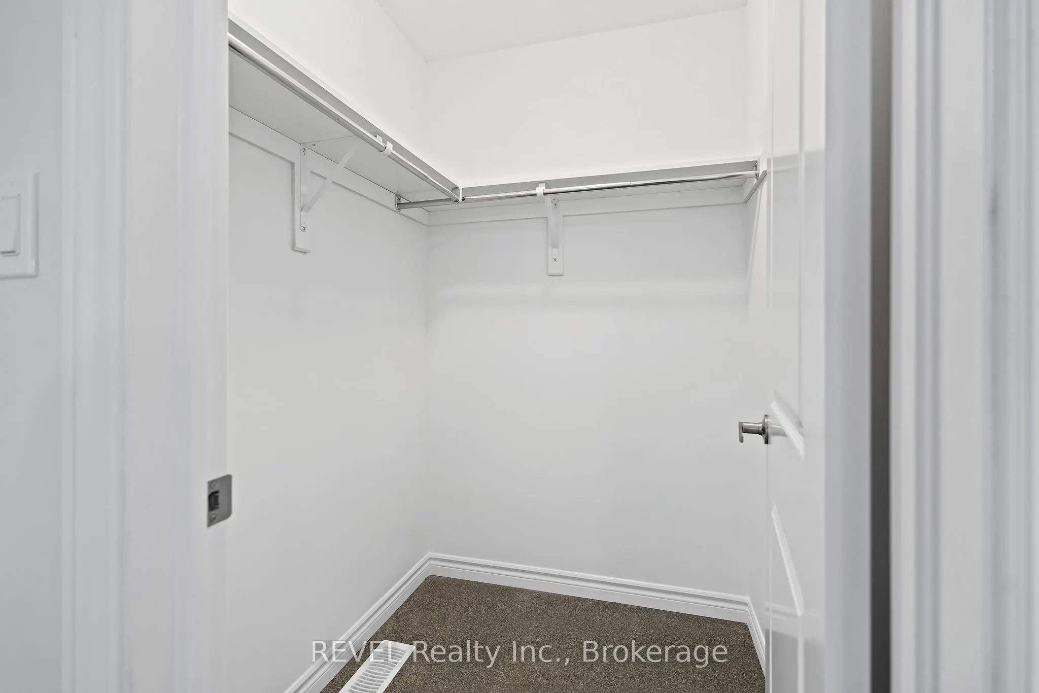 5672 Dorchester Road, #9