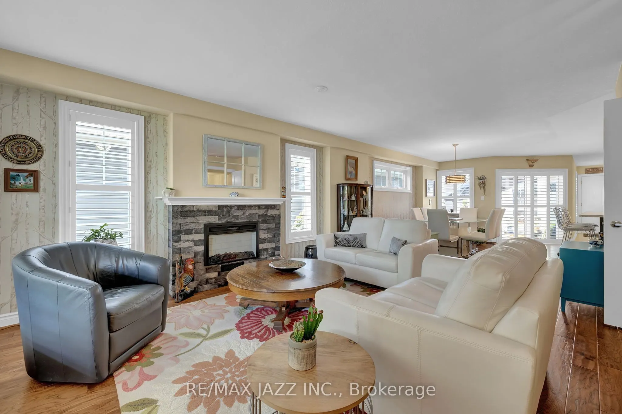 300 Strachan Street