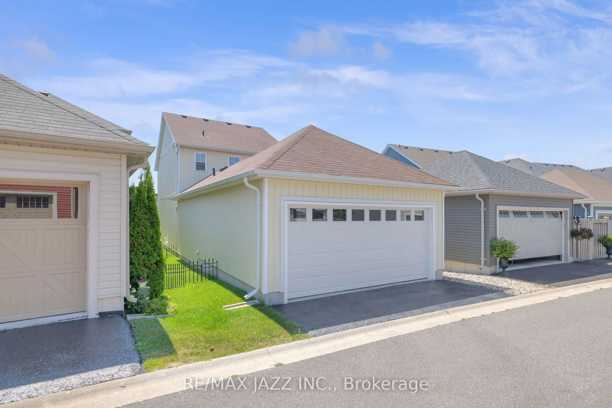 300 Strachan Street