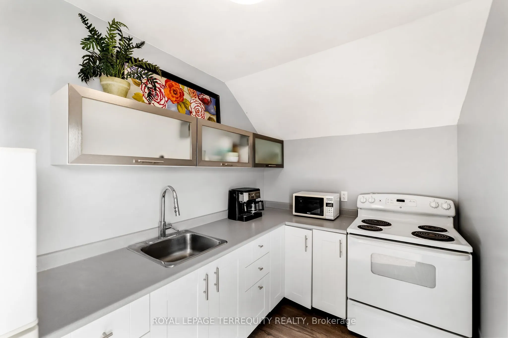 571 Catchmore Road
