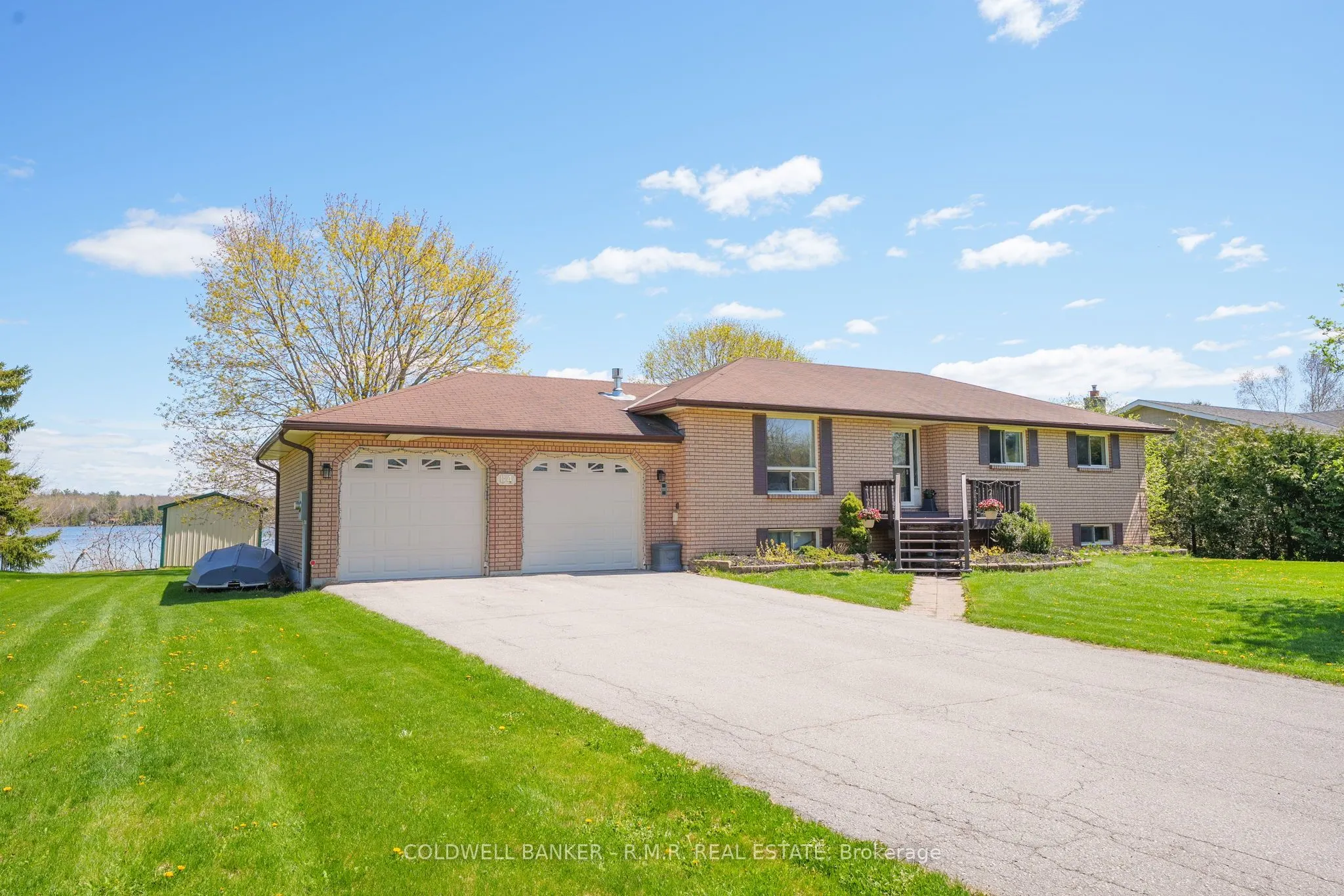 84 Pinewood Boulevard