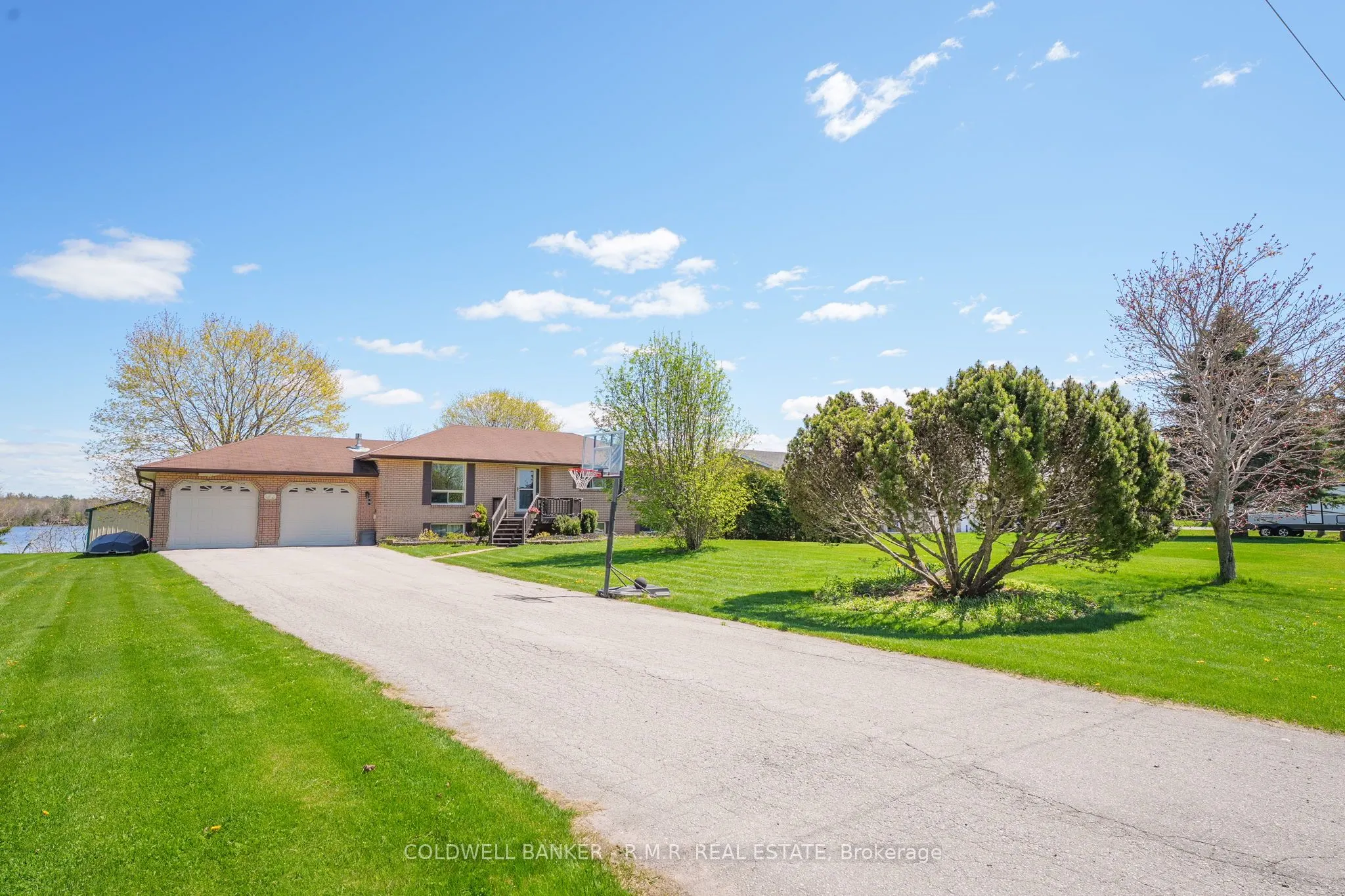 84 Pinewood Boulevard