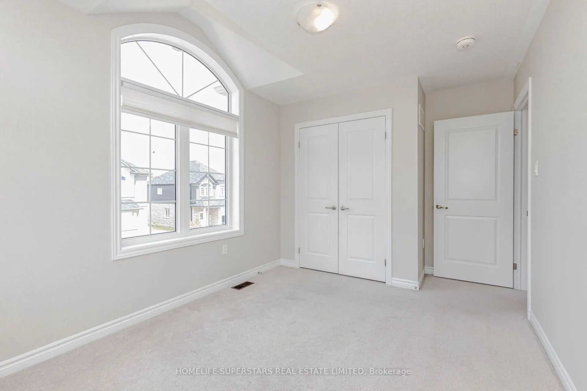 10 Macklin Street