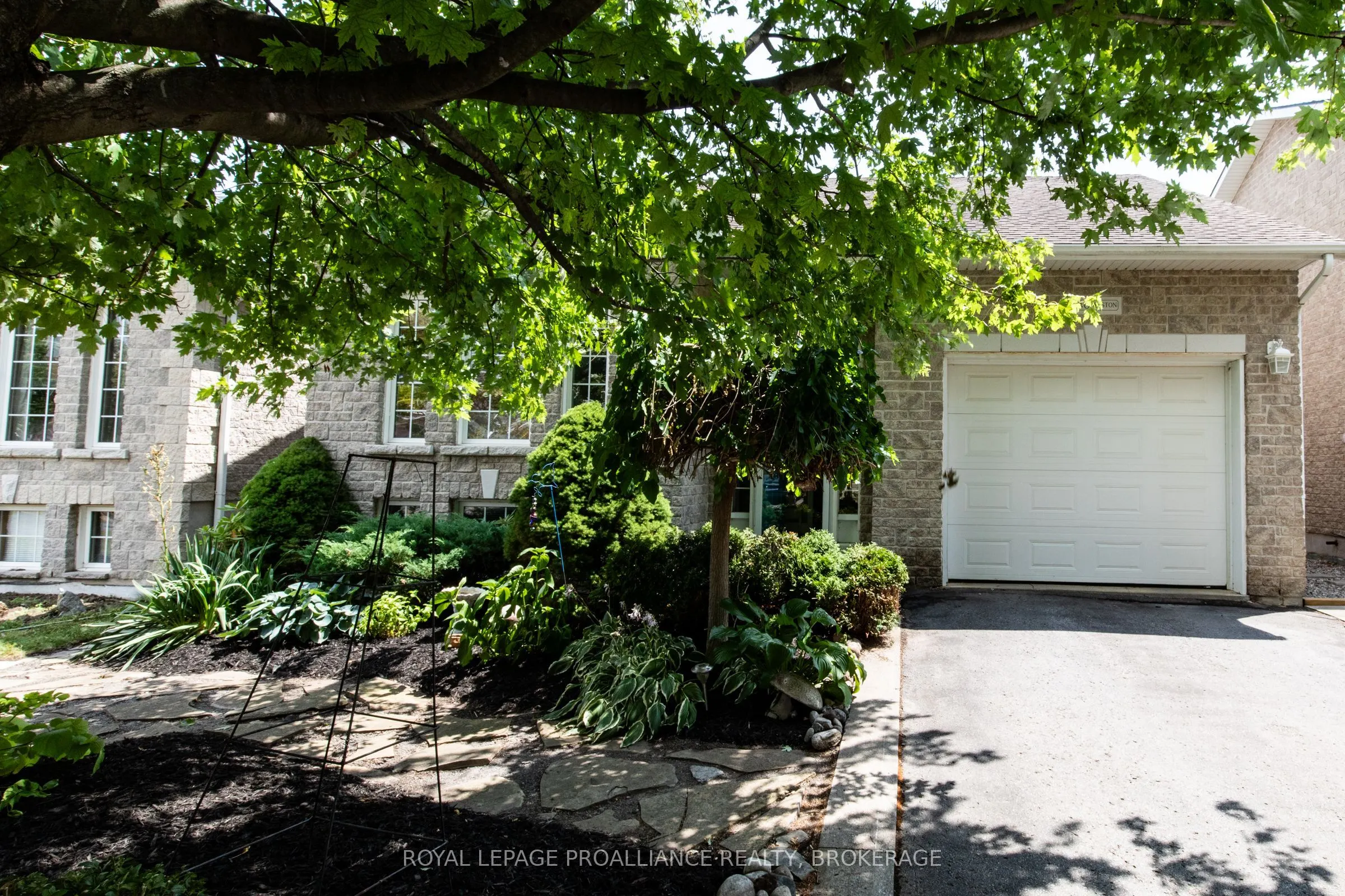 440 Weston Crescent