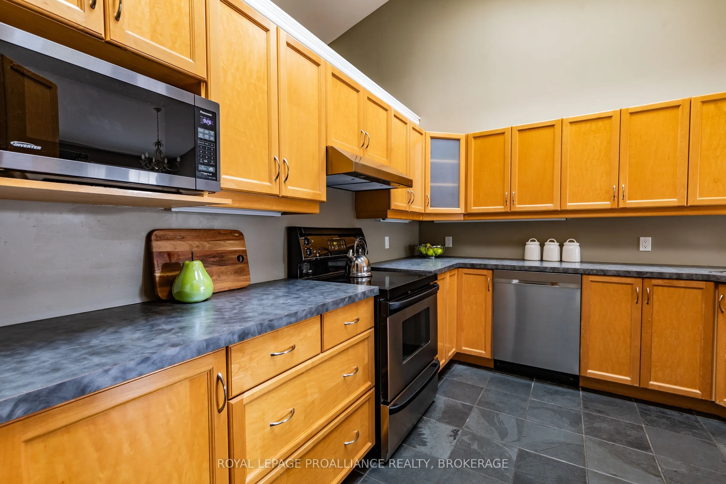 440 Weston Crescent