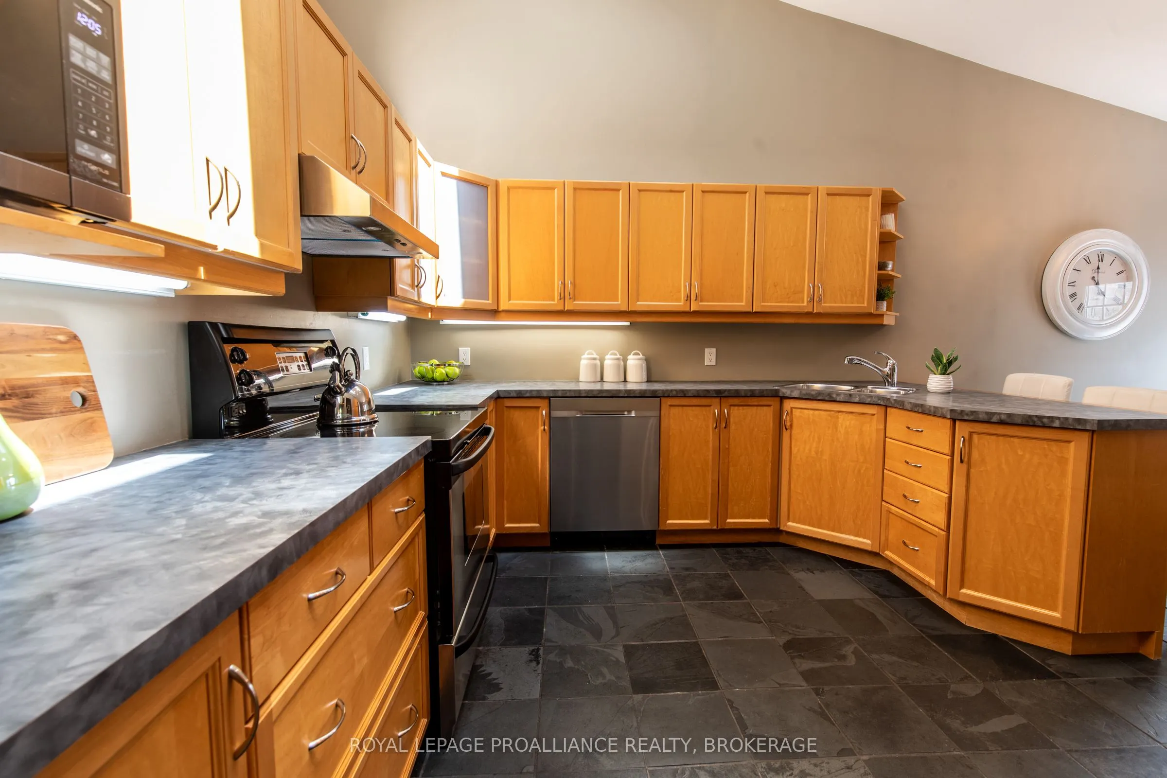 440 Weston Crescent