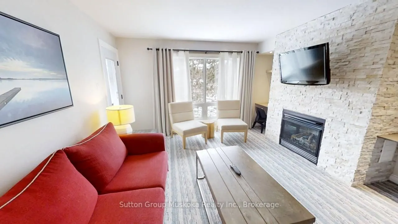 1235 Deerhurst Drive, #52-305
