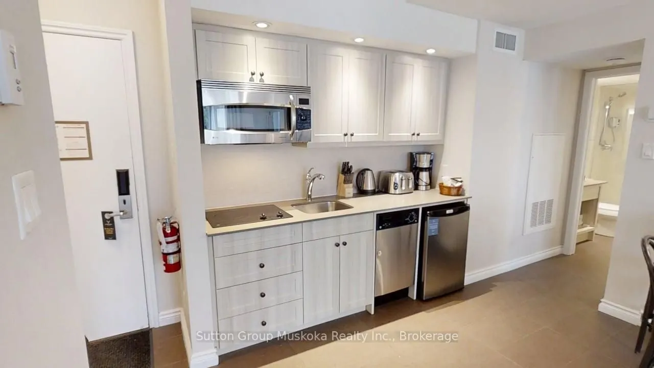 1235 Deerhurst Drive, #52-305
