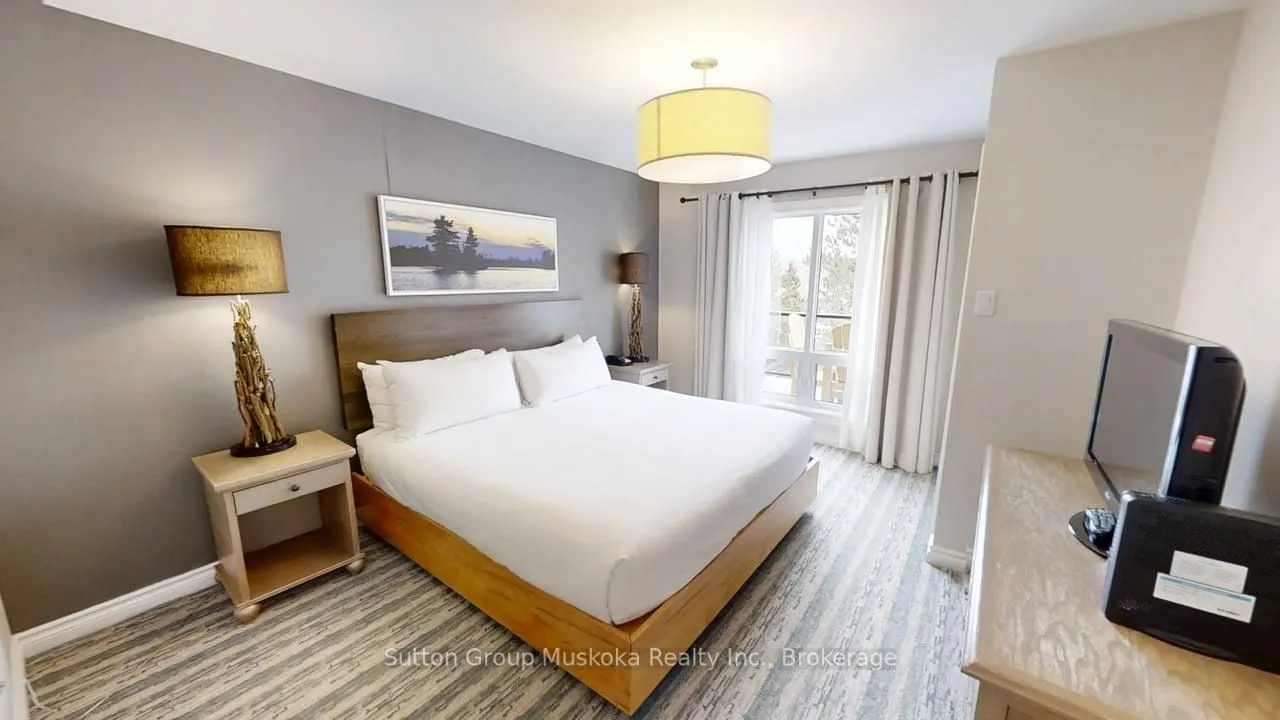 1235 Deerhurst Drive, #52-305