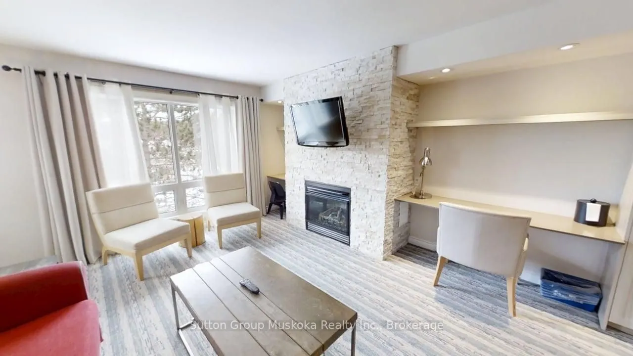 1235 Deerhurst Drive, #52-305
