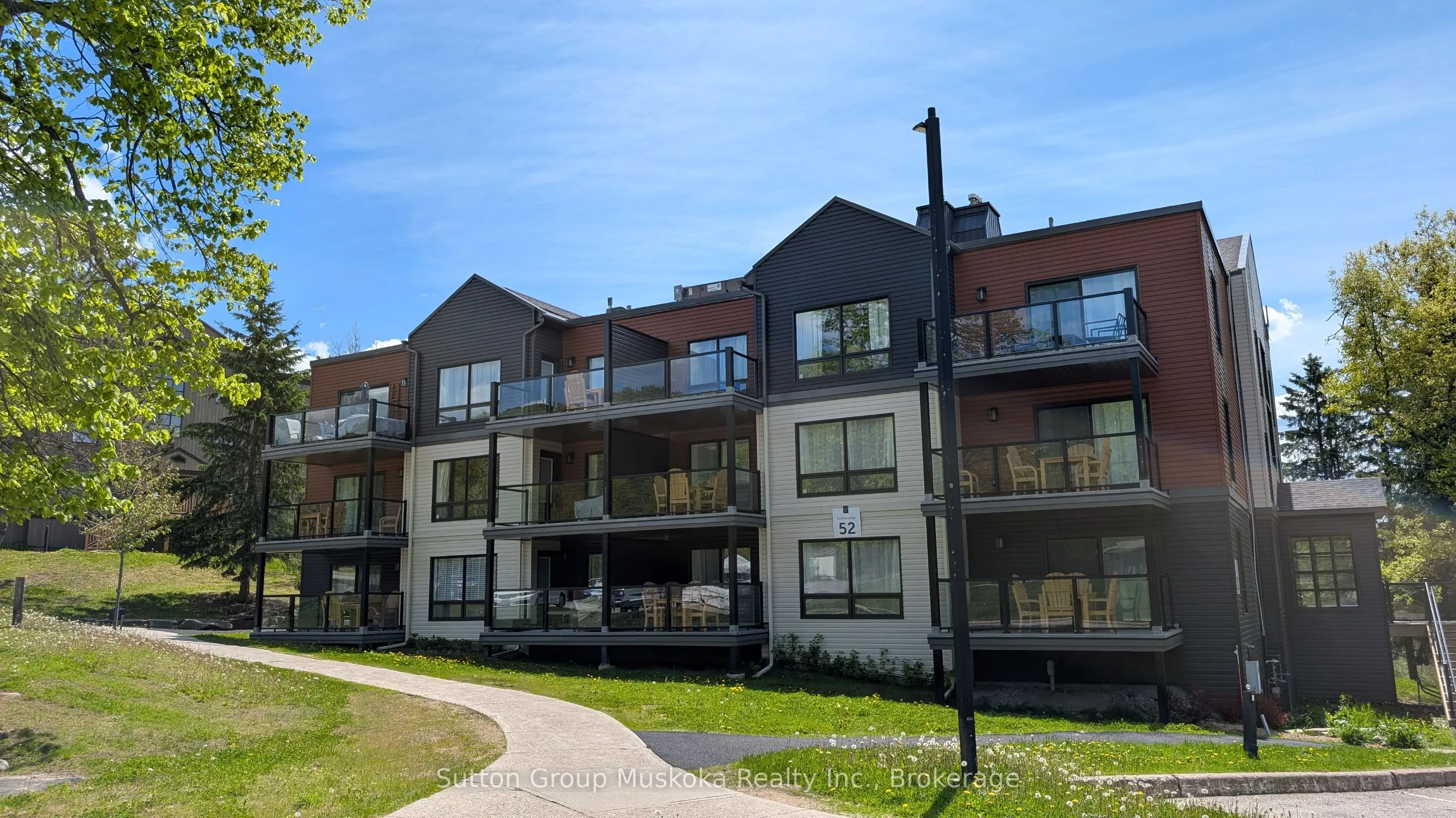 1235 Deerhurst Drive, #52-305