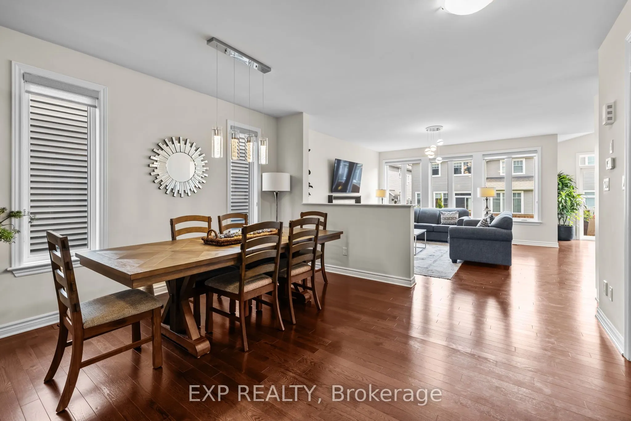 593 Vivera Place